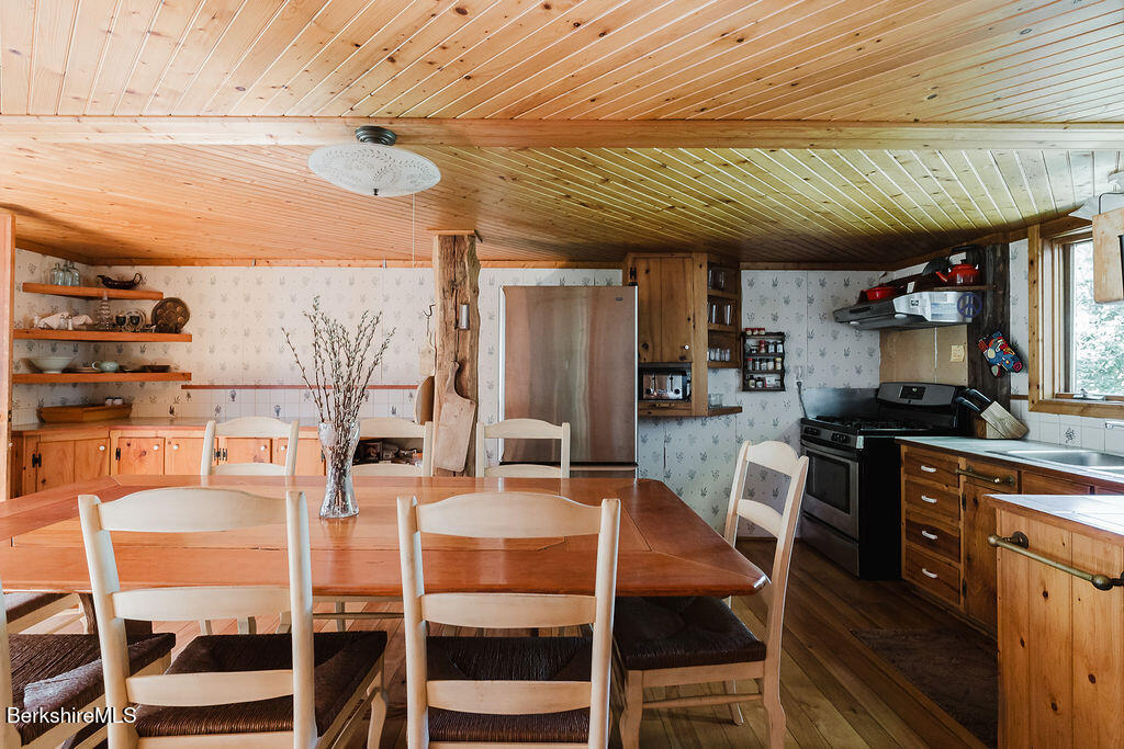 81 Egremont Plain Rd, Great Barrington, Massachusetts image 3