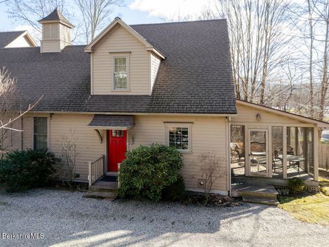 Homes For Sale - 165 Maple Ave<br/> Great Barrington, MA 01230