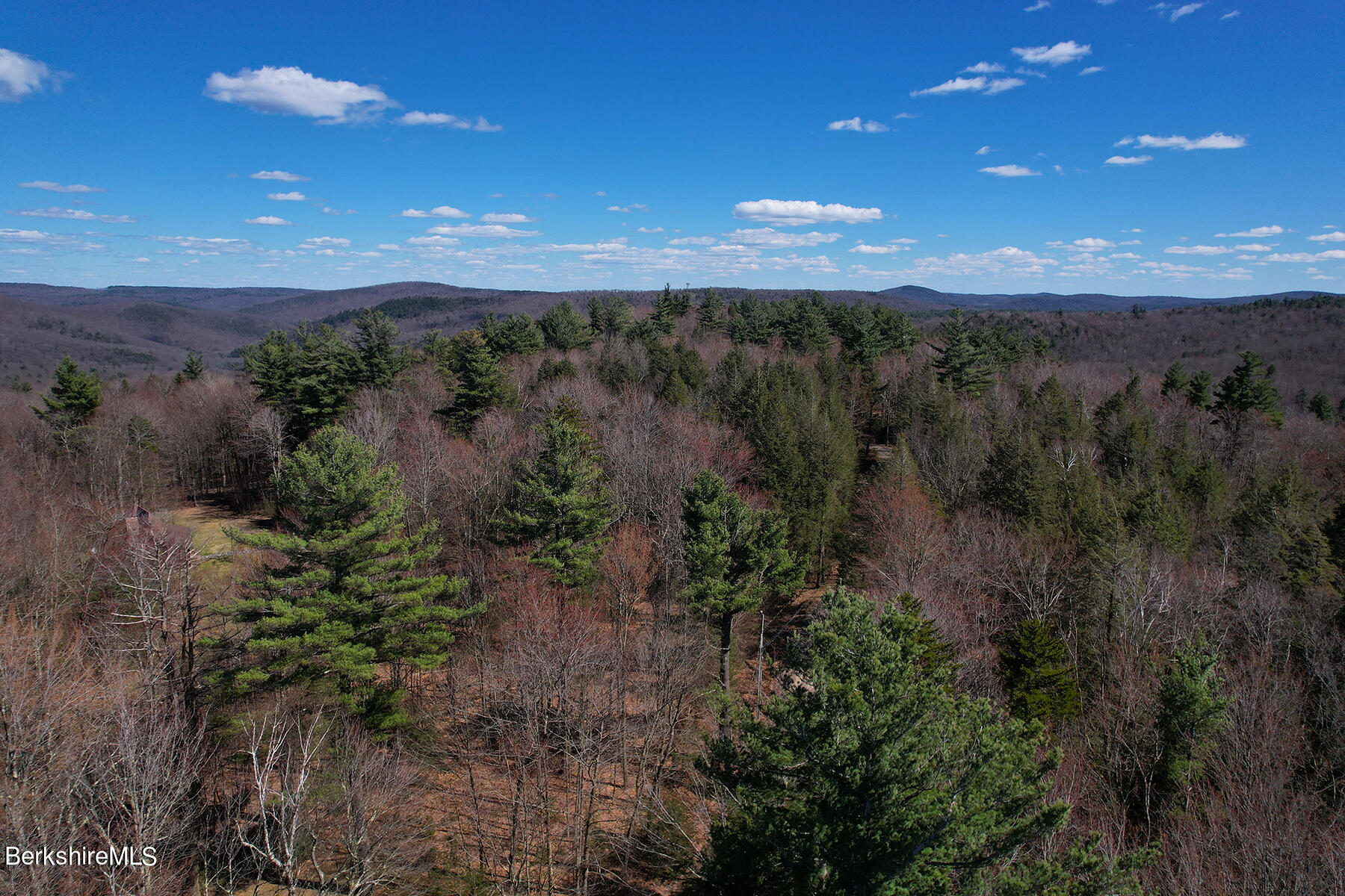 Mountain Pasture Rd, Becket, Massachusetts image 5