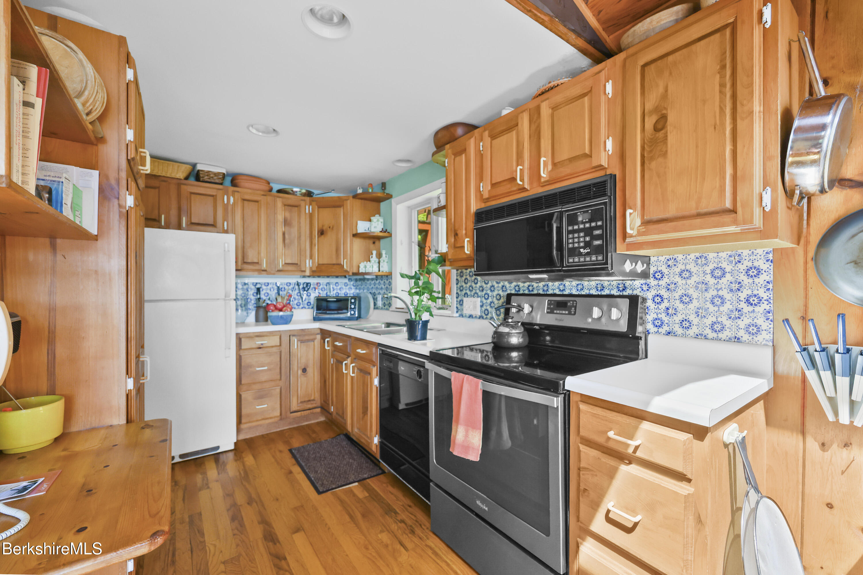 667 King Richard Dr, Becket, Massachusetts image 32