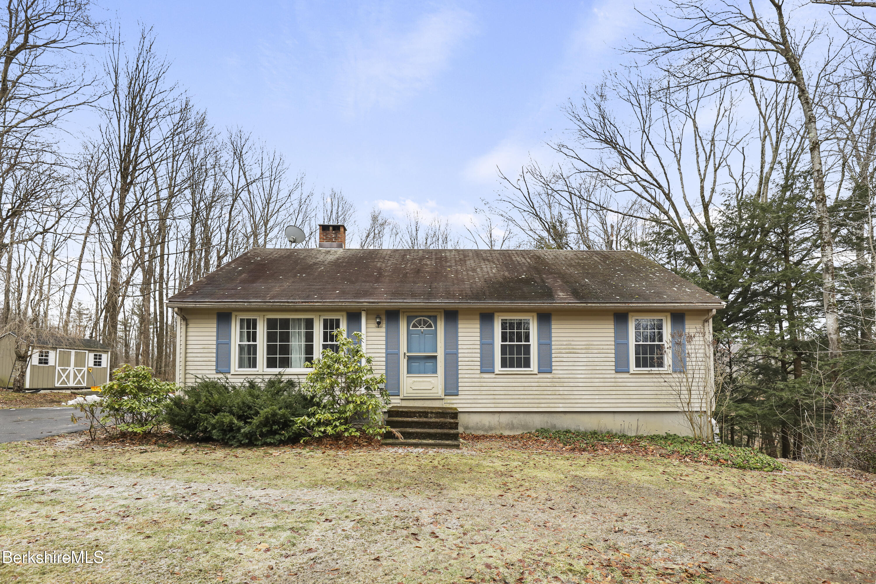 2271 Jacobs Ladder Rd, Becket, Massachusetts image 1