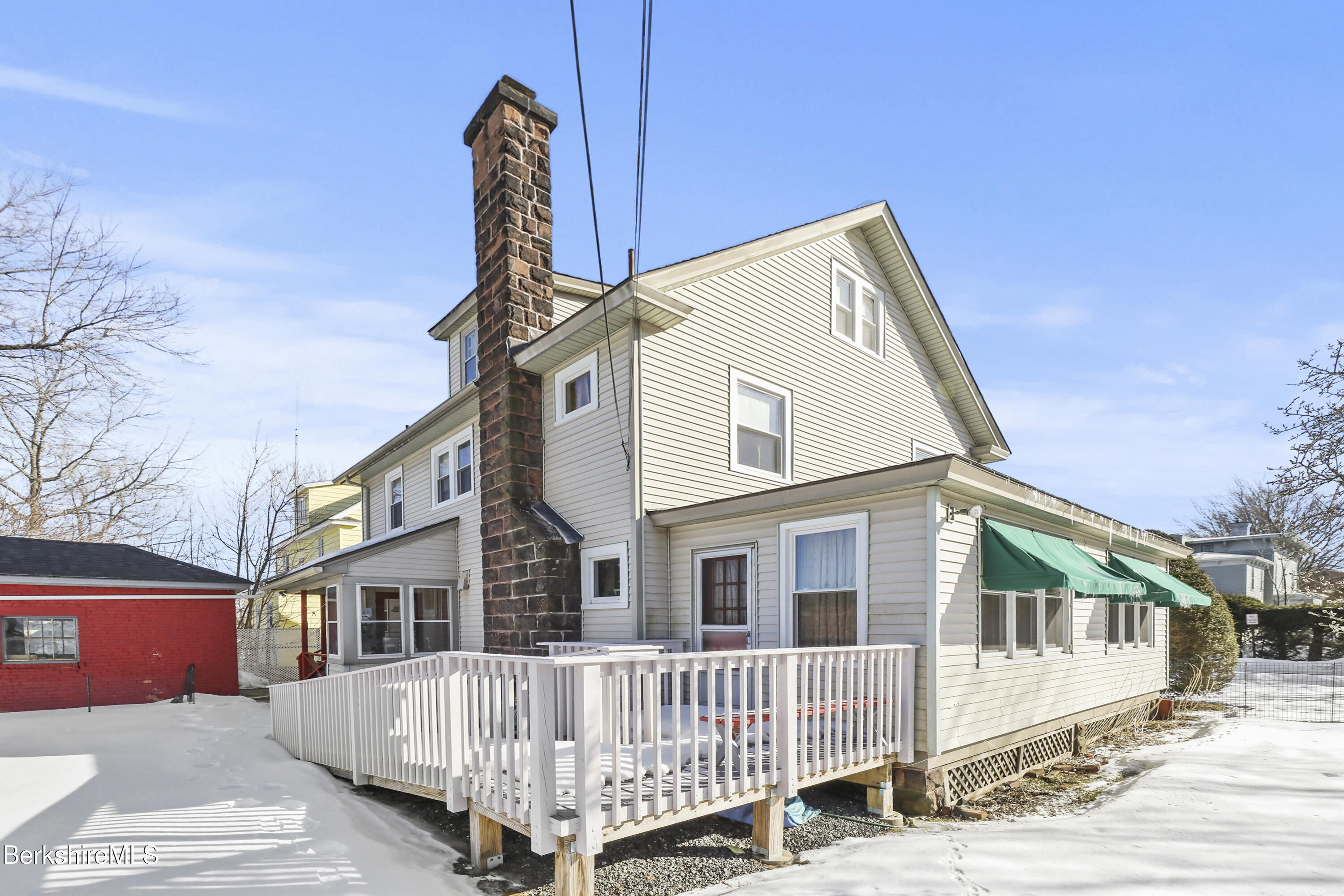Pittsfield, Massachusetts 01201, United States, 5 Bedrooms Bedrooms, ,3 BathroomsBathrooms,Residential,Active,94284