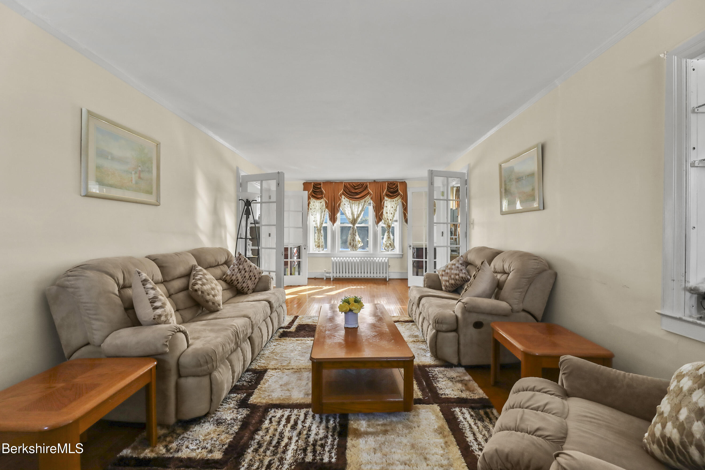 Pittsfield, Massachusetts 01201, United States, 5 Bedrooms Bedrooms, ,3 BathroomsBathrooms,Residential,Active,94284