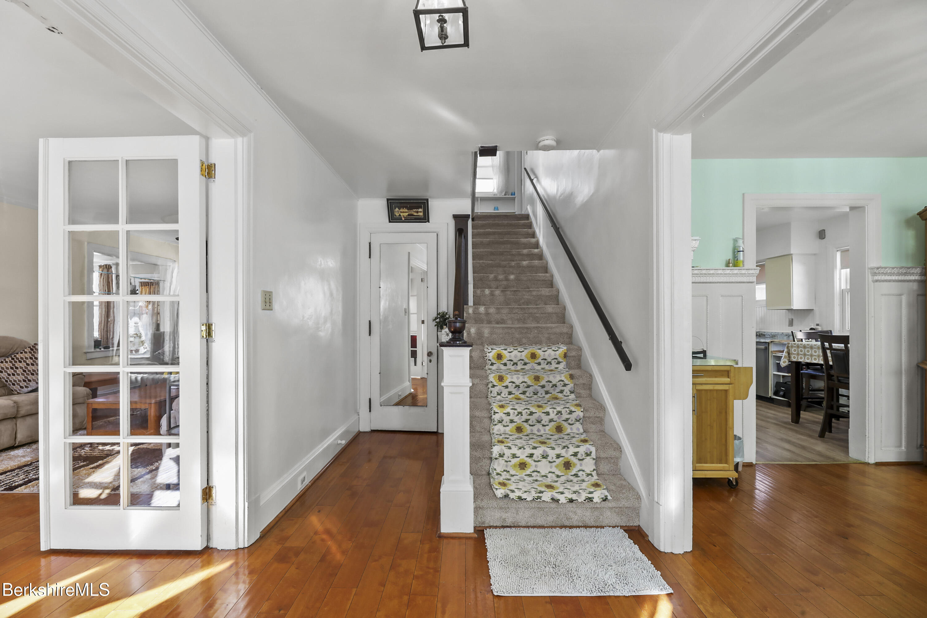 Pittsfield, Massachusetts 01201, United States, 5 Bedrooms Bedrooms, ,3 BathroomsBathrooms,Residential,Active,94284