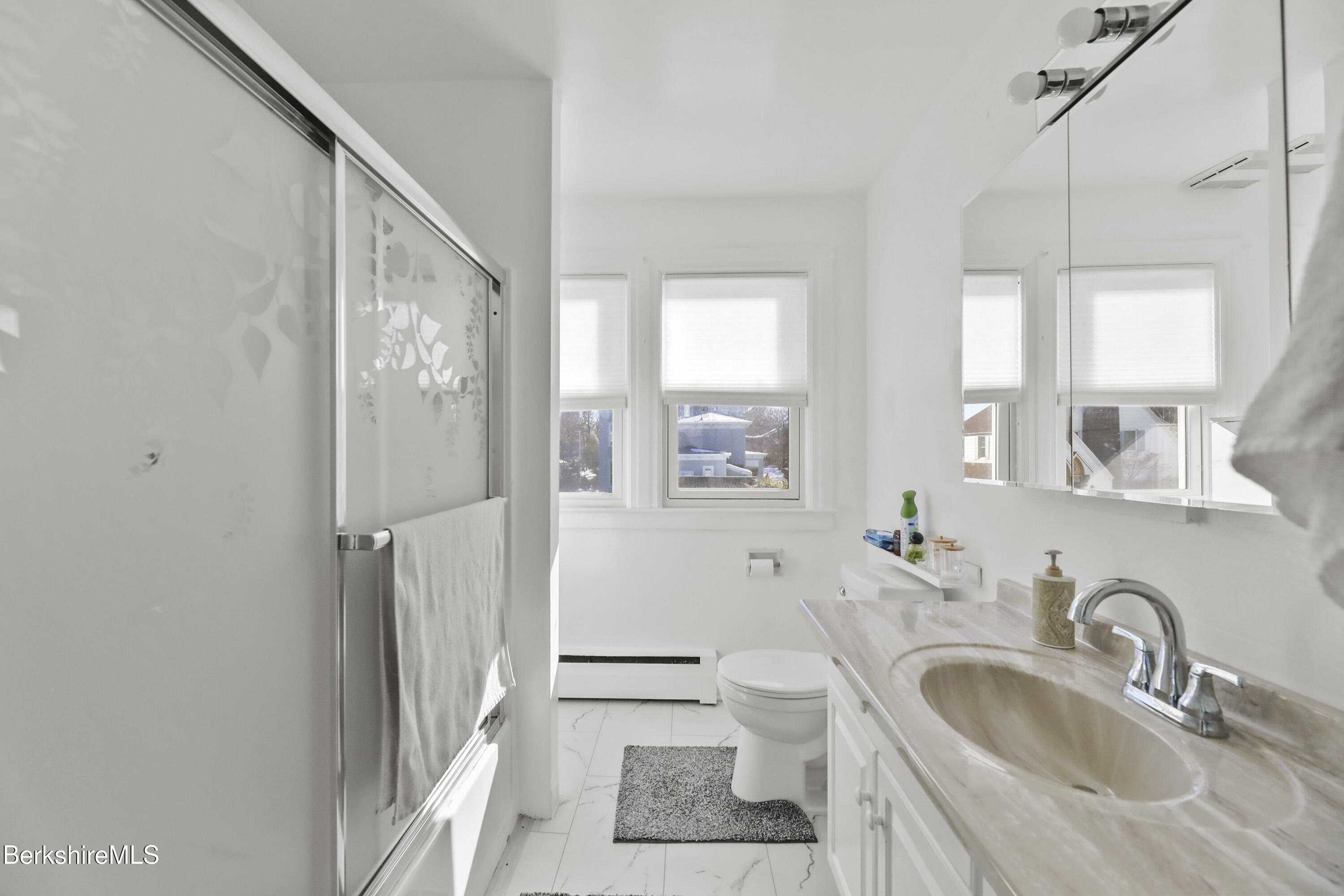 Pittsfield, Massachusetts 01201, United States, 5 Bedrooms Bedrooms, ,3 BathroomsBathrooms,Residential,Active,94284