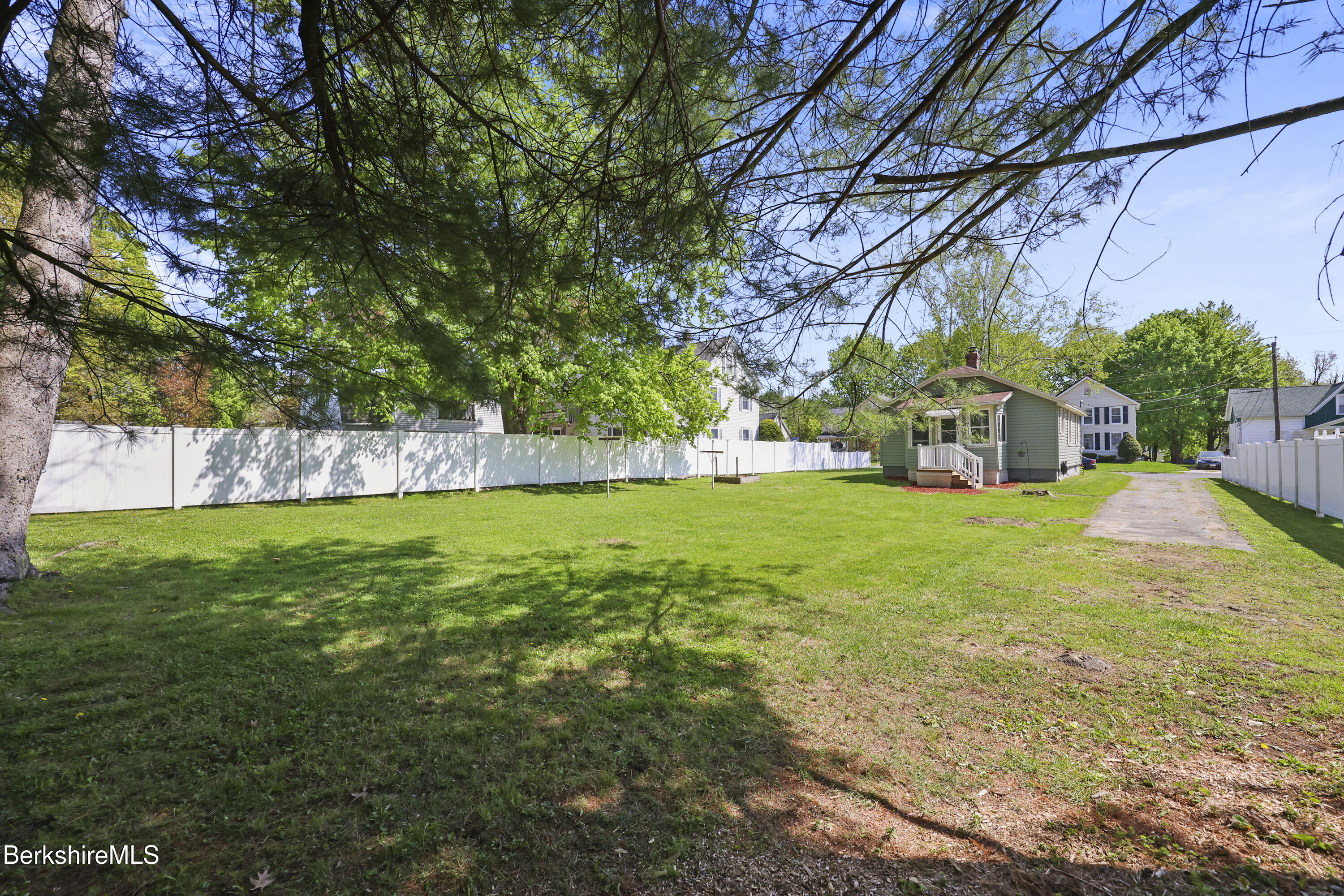 41 Pine St, Dalton, Massachusetts image 35