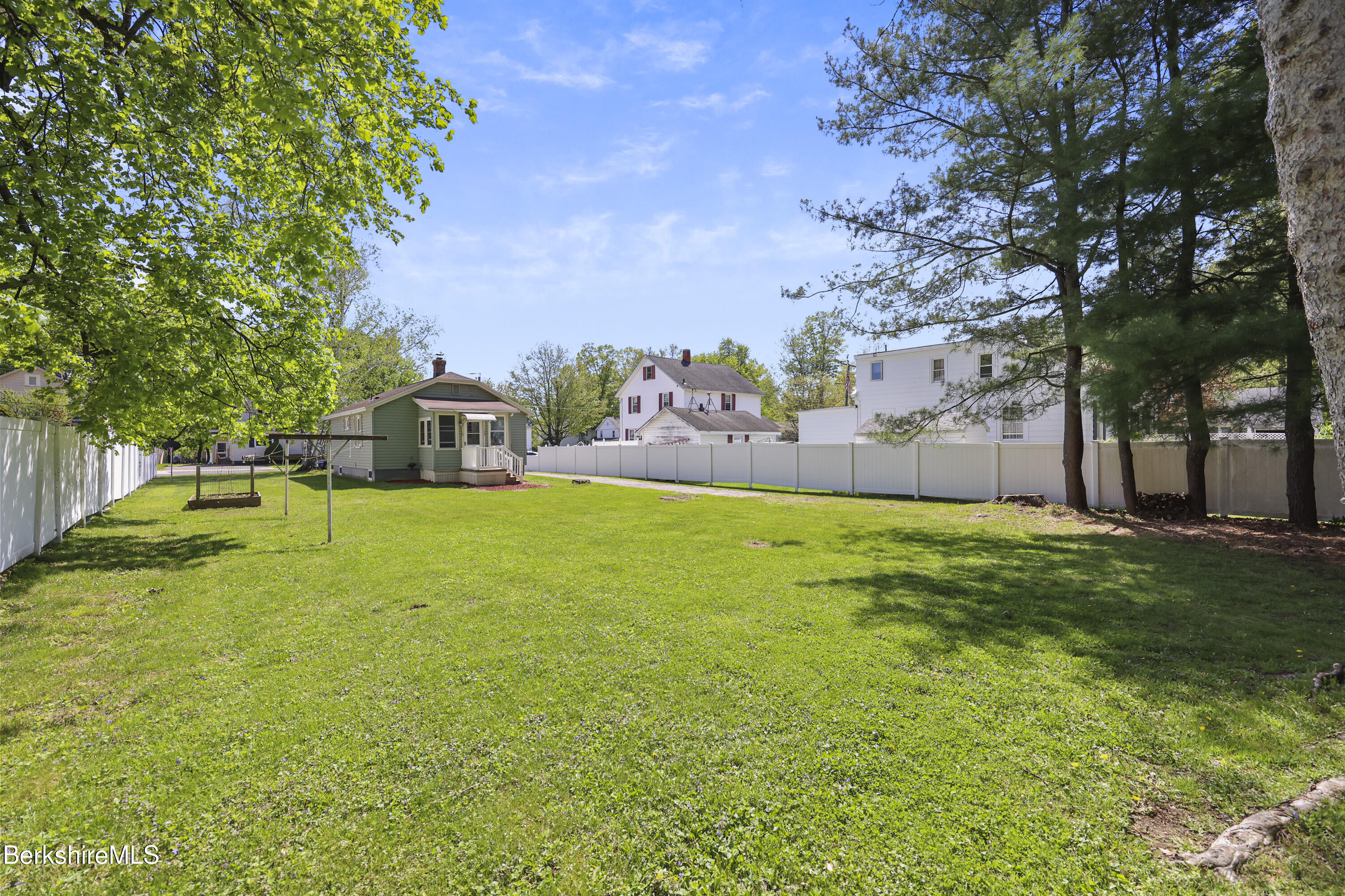 41 Pine St, Dalton, Massachusetts image 36