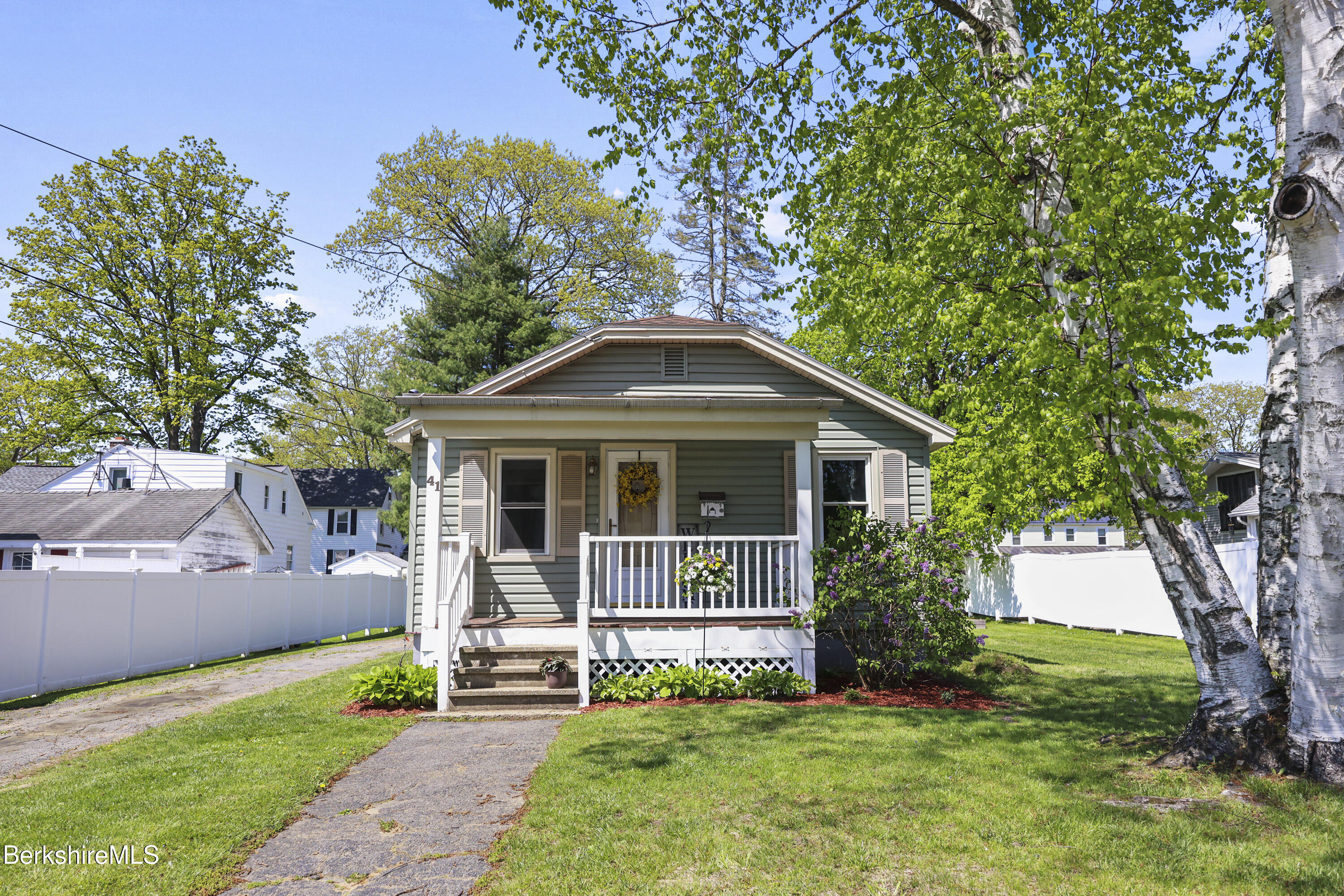 41 Pine St, Dalton, Massachusetts image 1