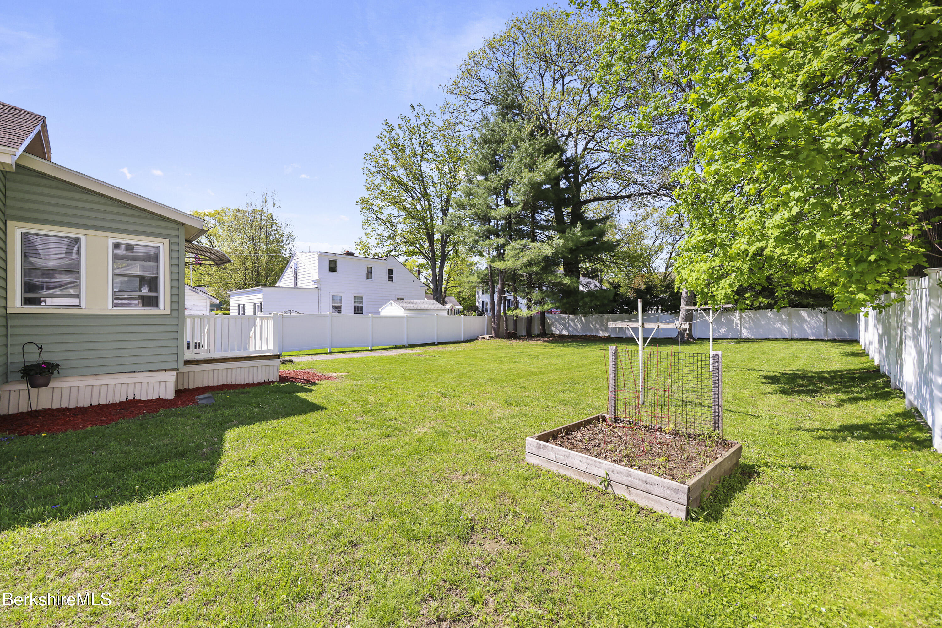 41 Pine St, Dalton, Massachusetts image 33