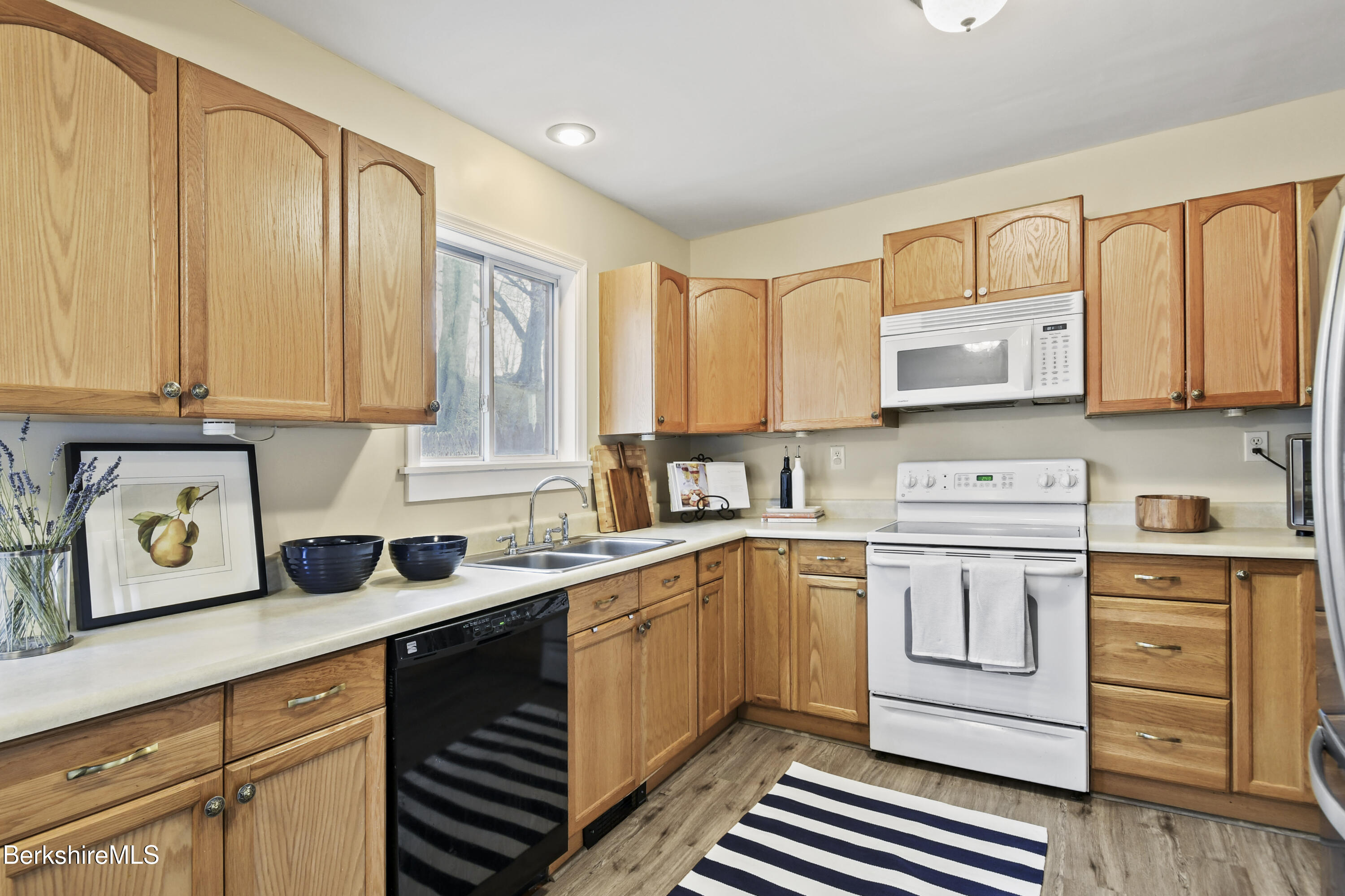28 Upton St, Adams, Massachusetts image 11