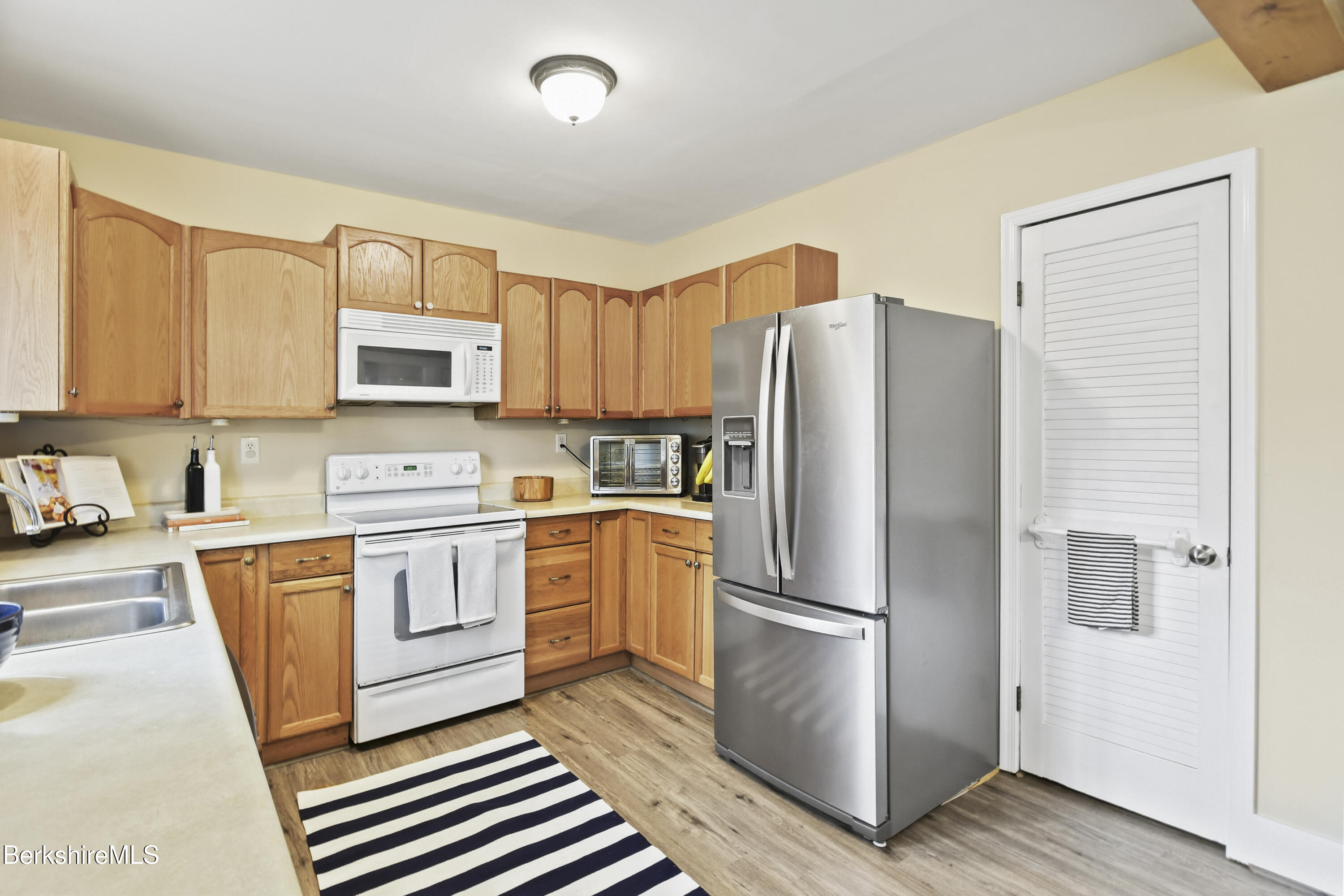 28 Upton St, Adams, Massachusetts image 13