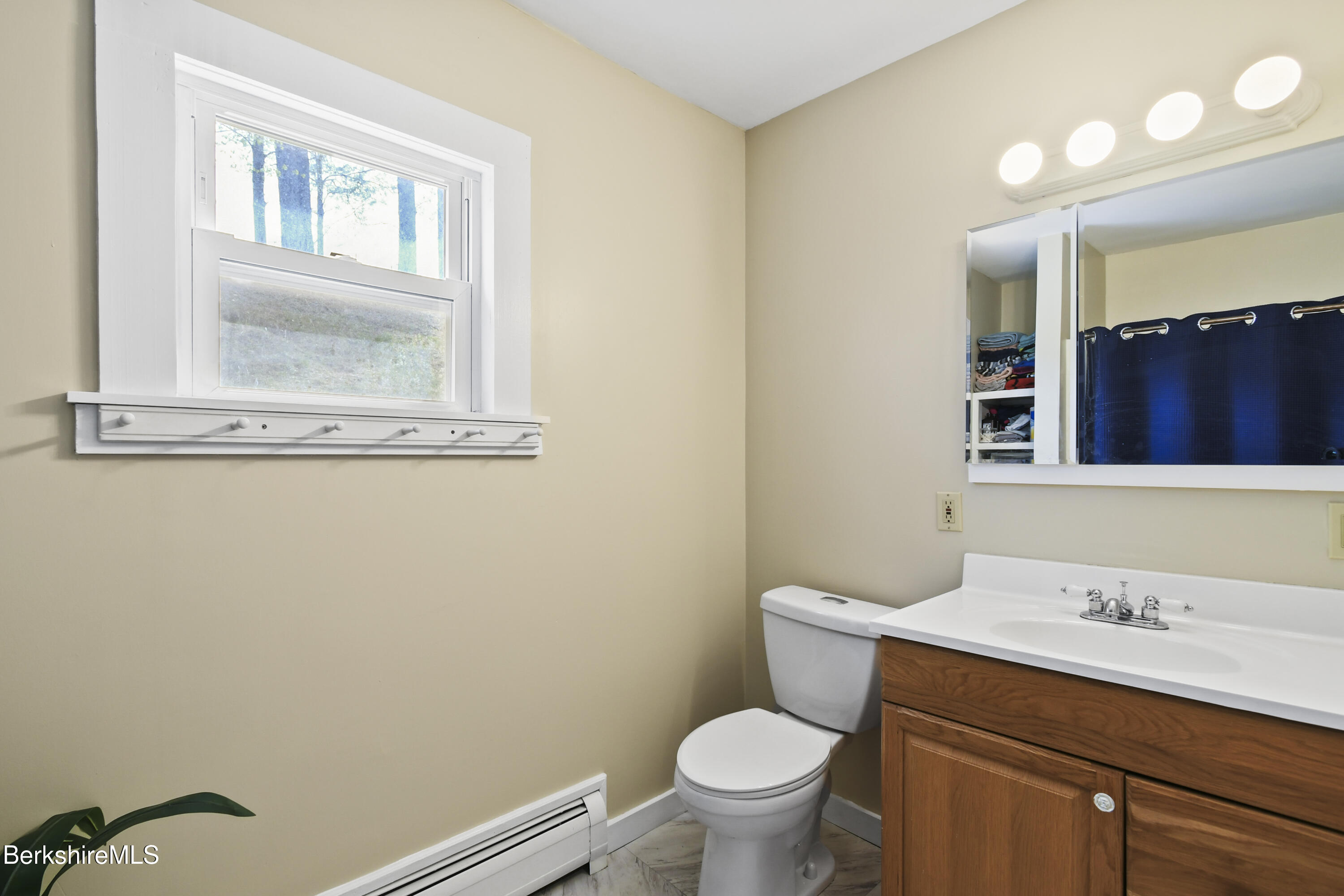28 Upton St, Adams, Massachusetts image 18