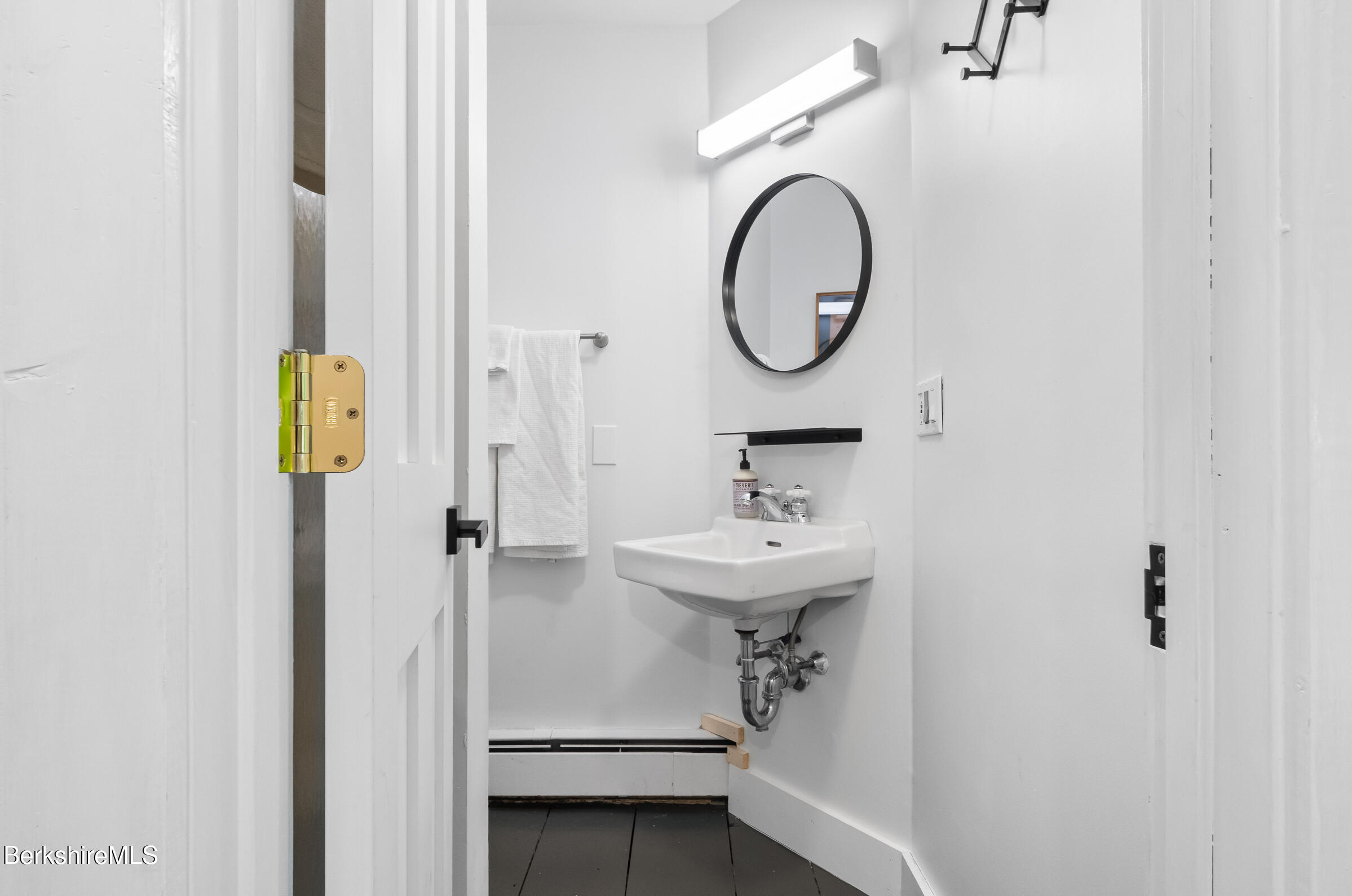 49 South St, Great Barrington, Massachusetts image 37