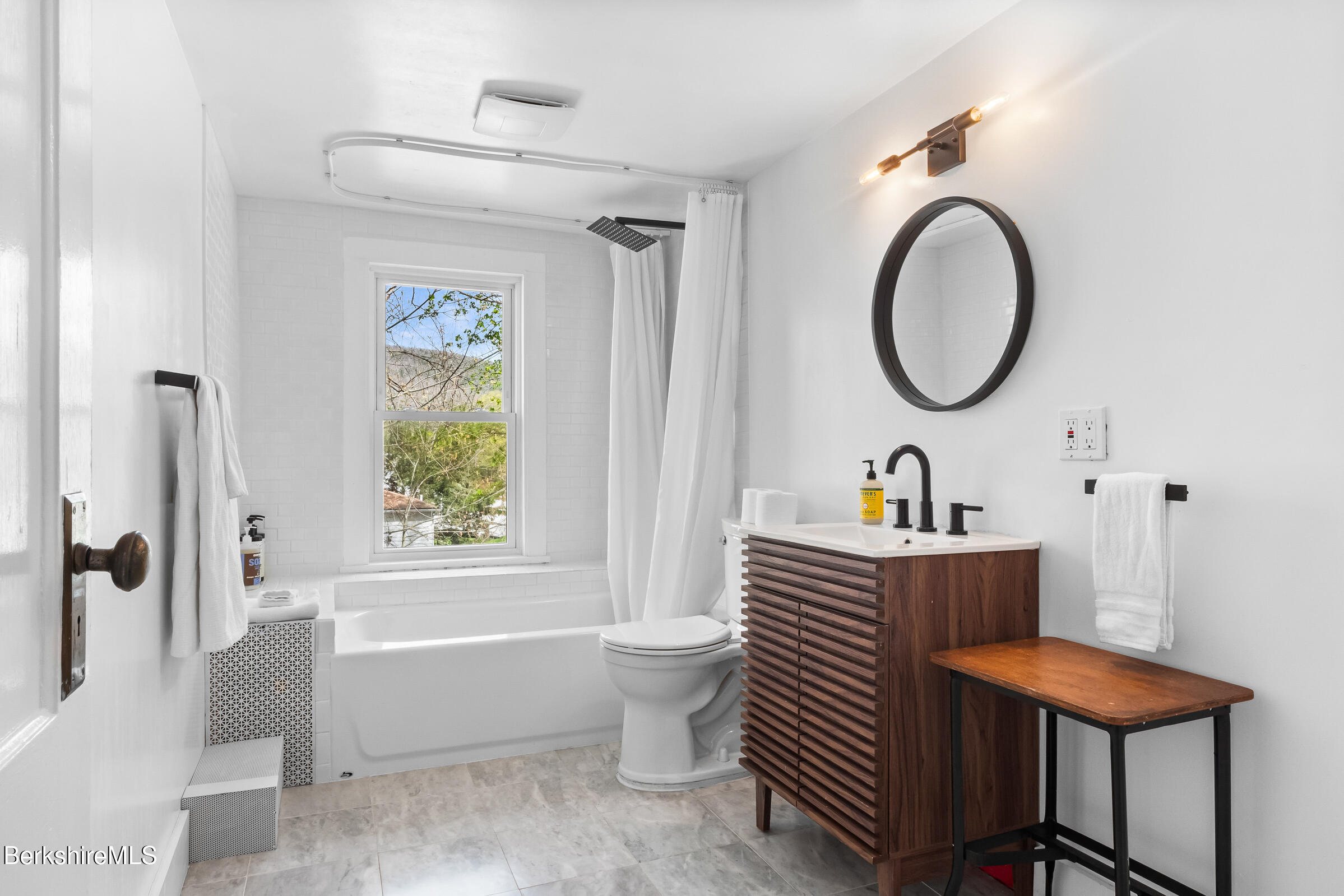 49 South St, Great Barrington, Massachusetts image 33