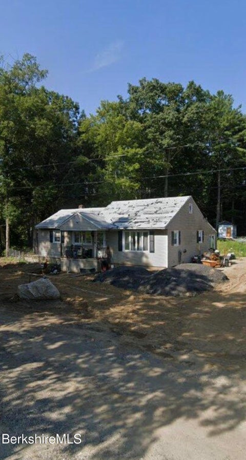 Homes For Sale - 28 Lyric St<br/> Pittsfield Twp, MA 01201