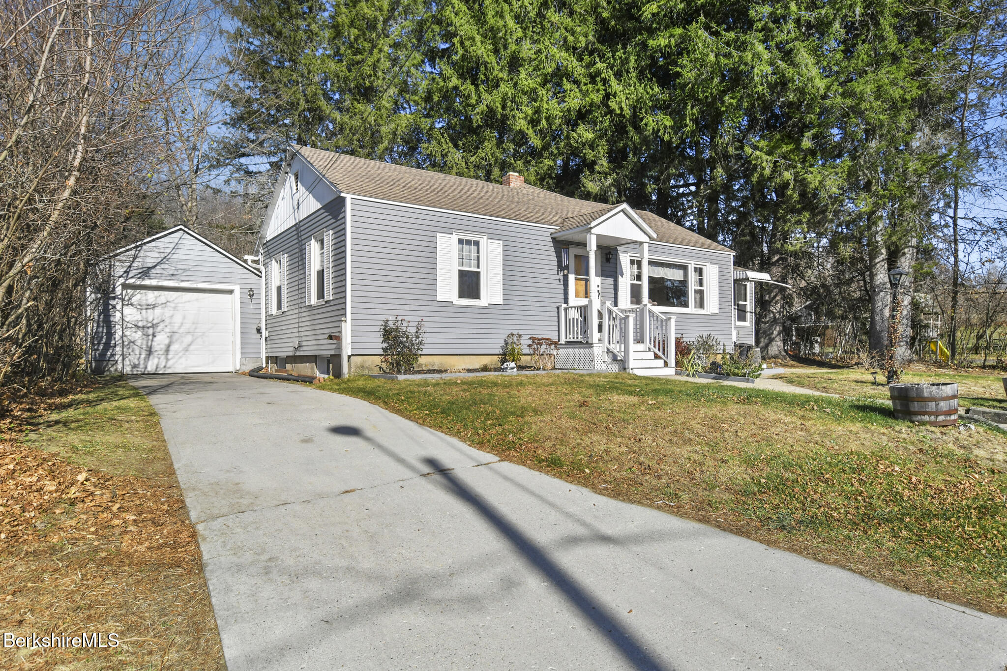 48 Jordan Ave, Hinsdale, Massachusetts image 3