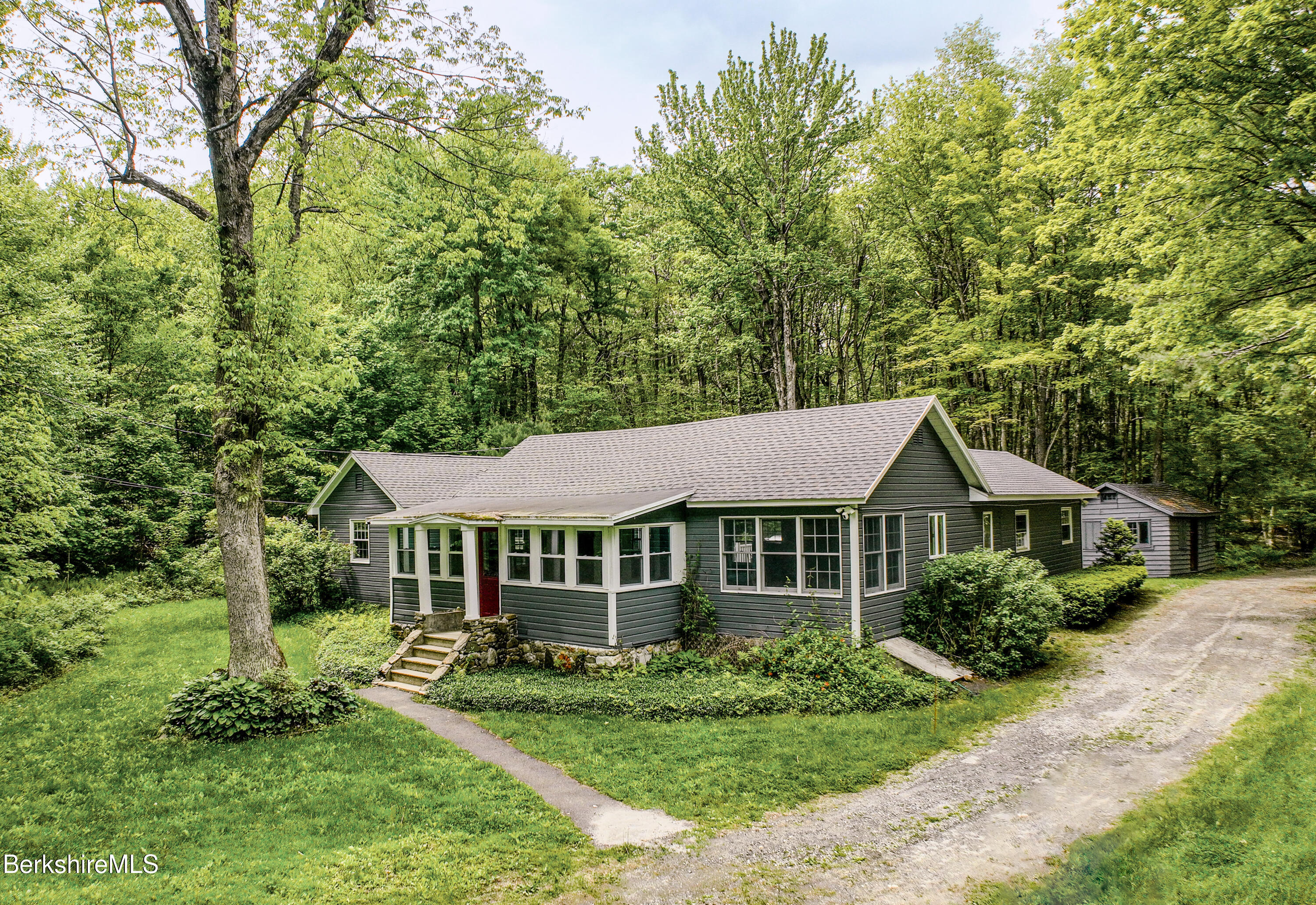 162 Ymca Rd, Becket, Massachusetts image 1
