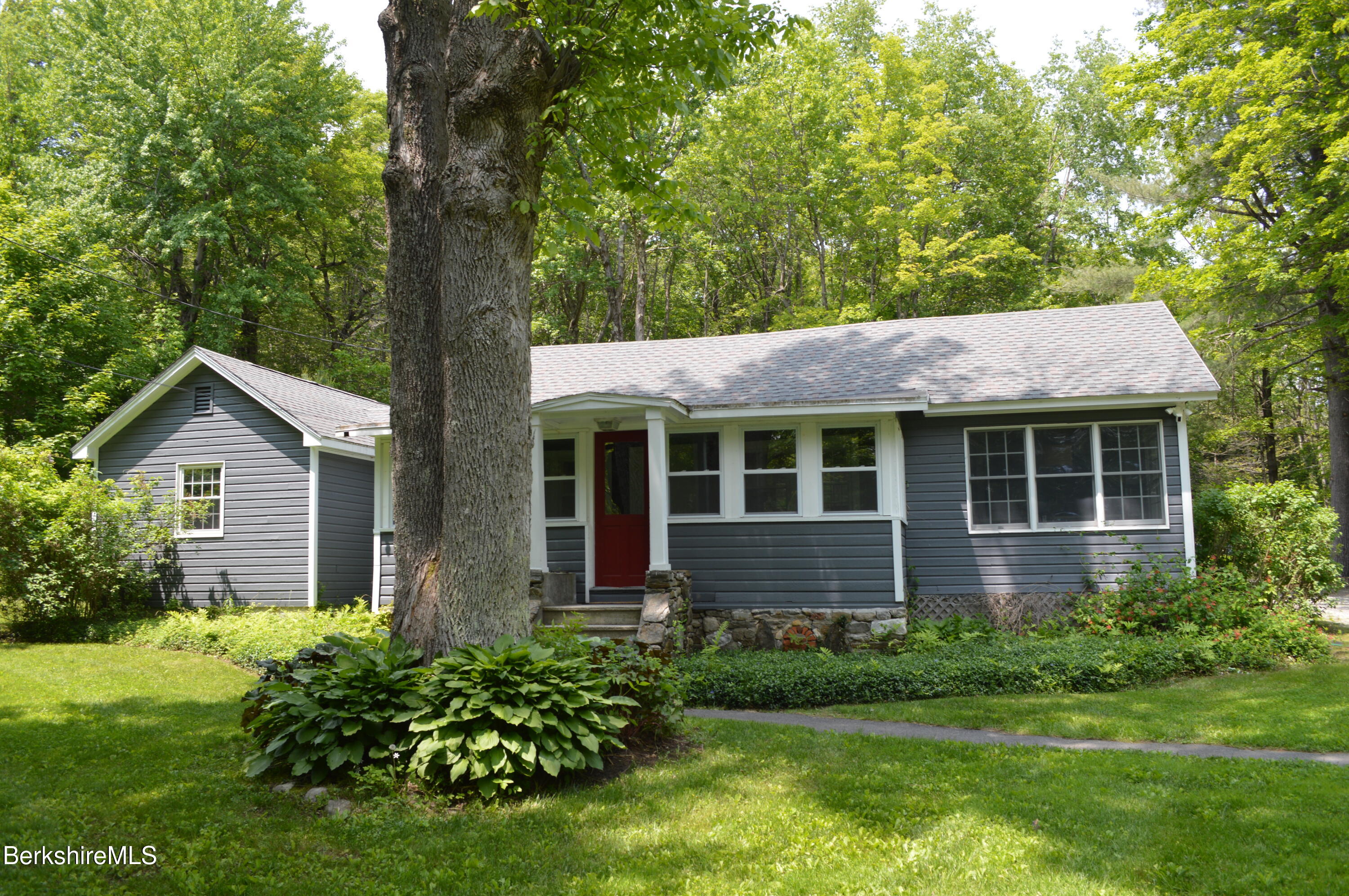 162 Ymca Rd, Becket, Massachusetts image 4