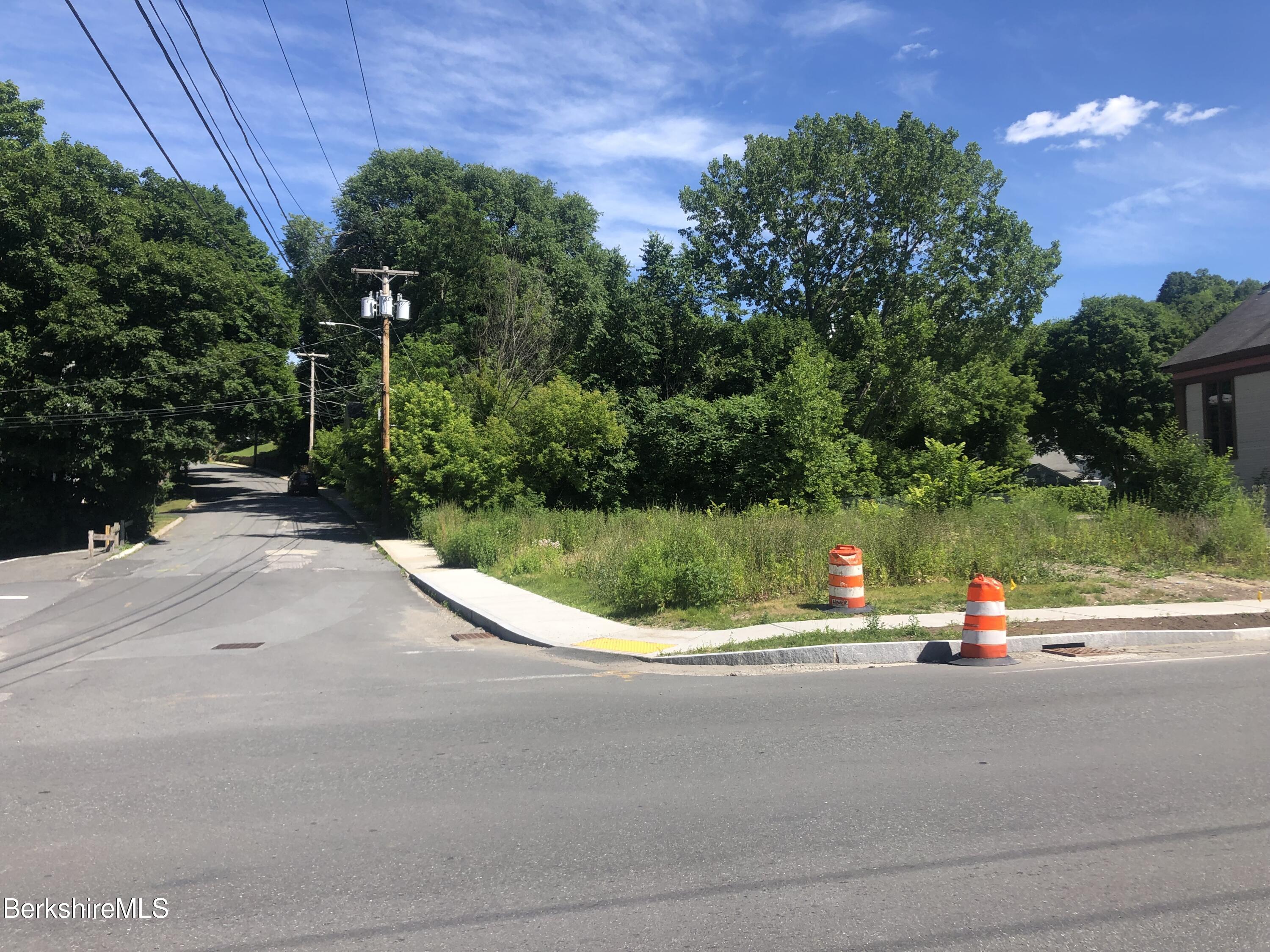 50 Commercial St, Adams, Massachusetts image 2