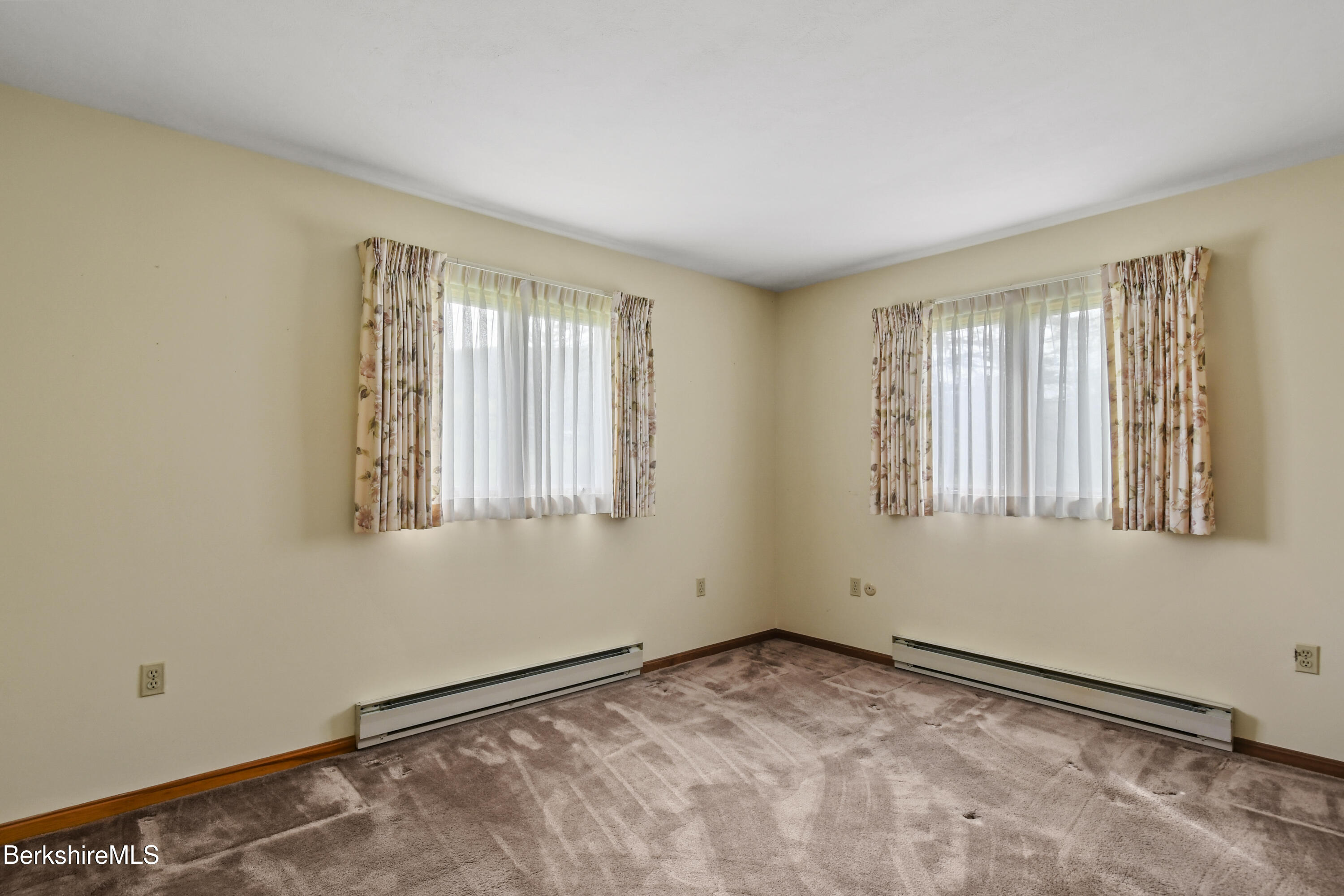 75 East Rd, Adams, Massachusetts image 32