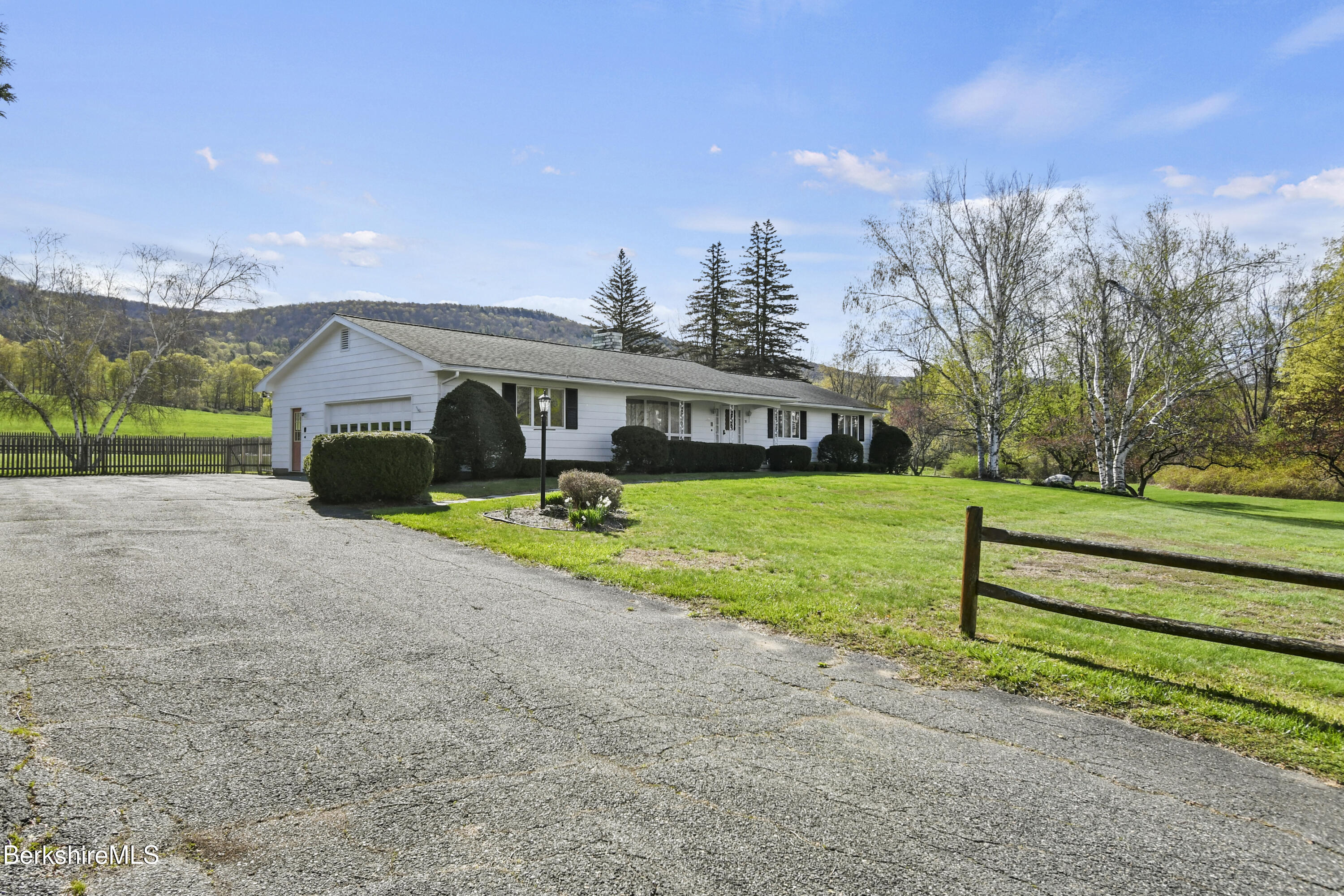 75 East Rd, Adams, Massachusetts image 9