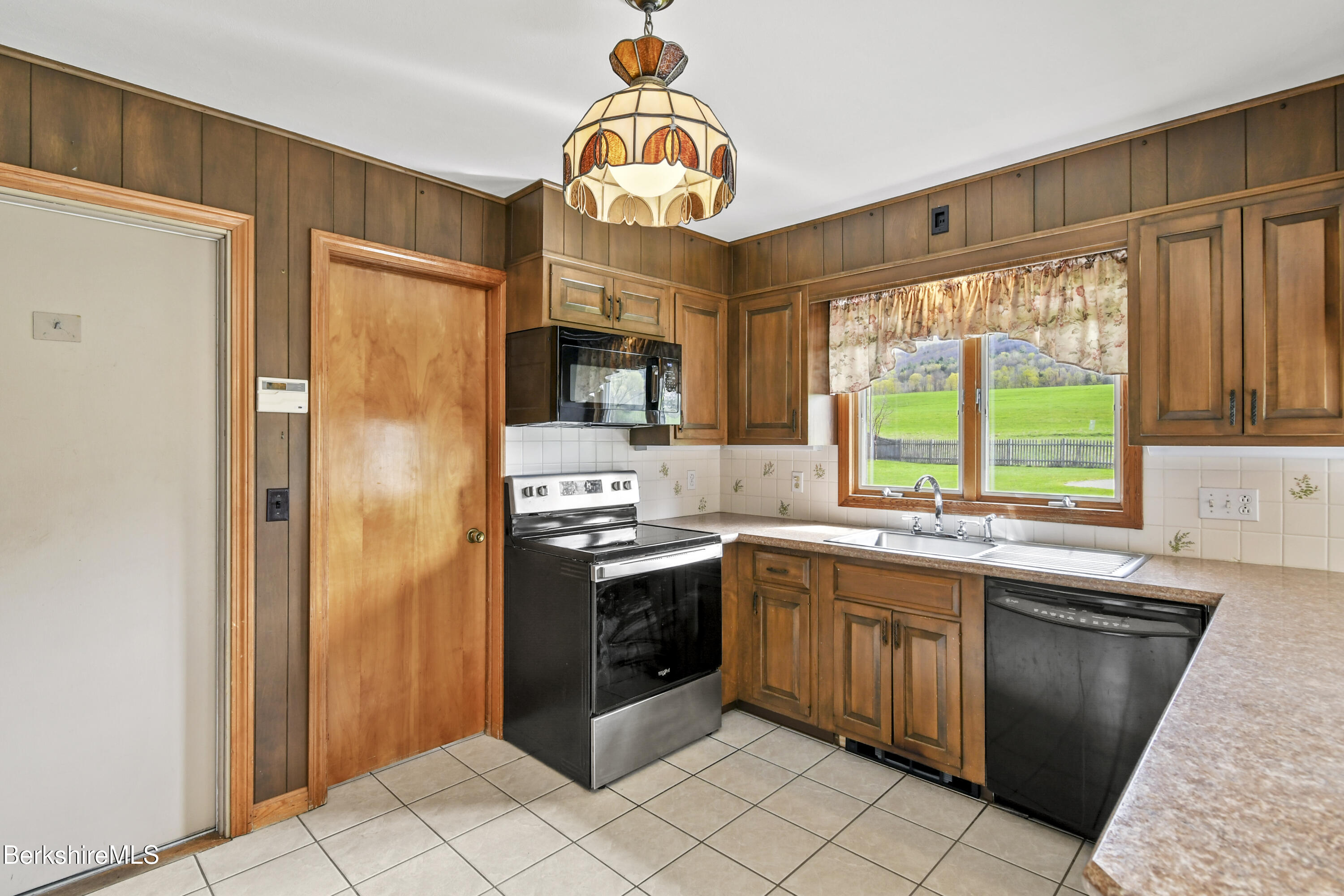 75 East Rd, Adams, Massachusetts image 17