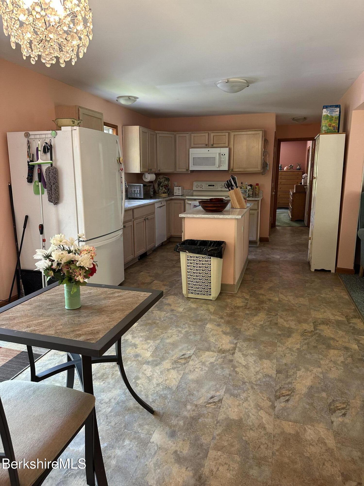 87 Furnace Rd, Richmond, Massachusetts image 3