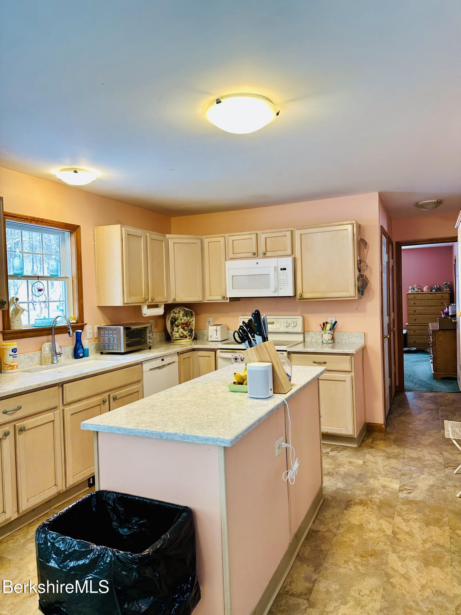 87 Furnace Rd, Richmond, Massachusetts image 3