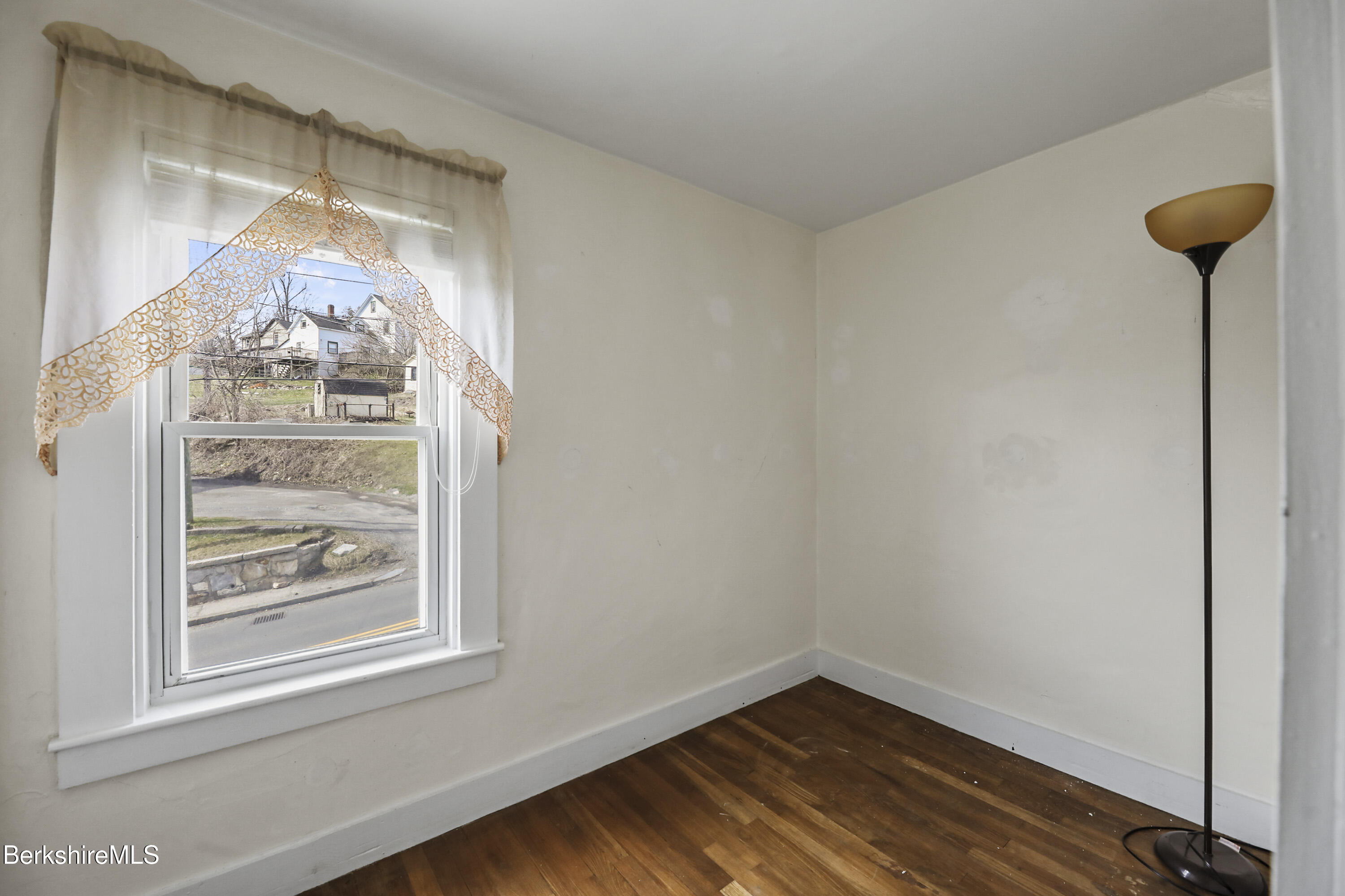 20 Summer St, Lee, Massachusetts image 23