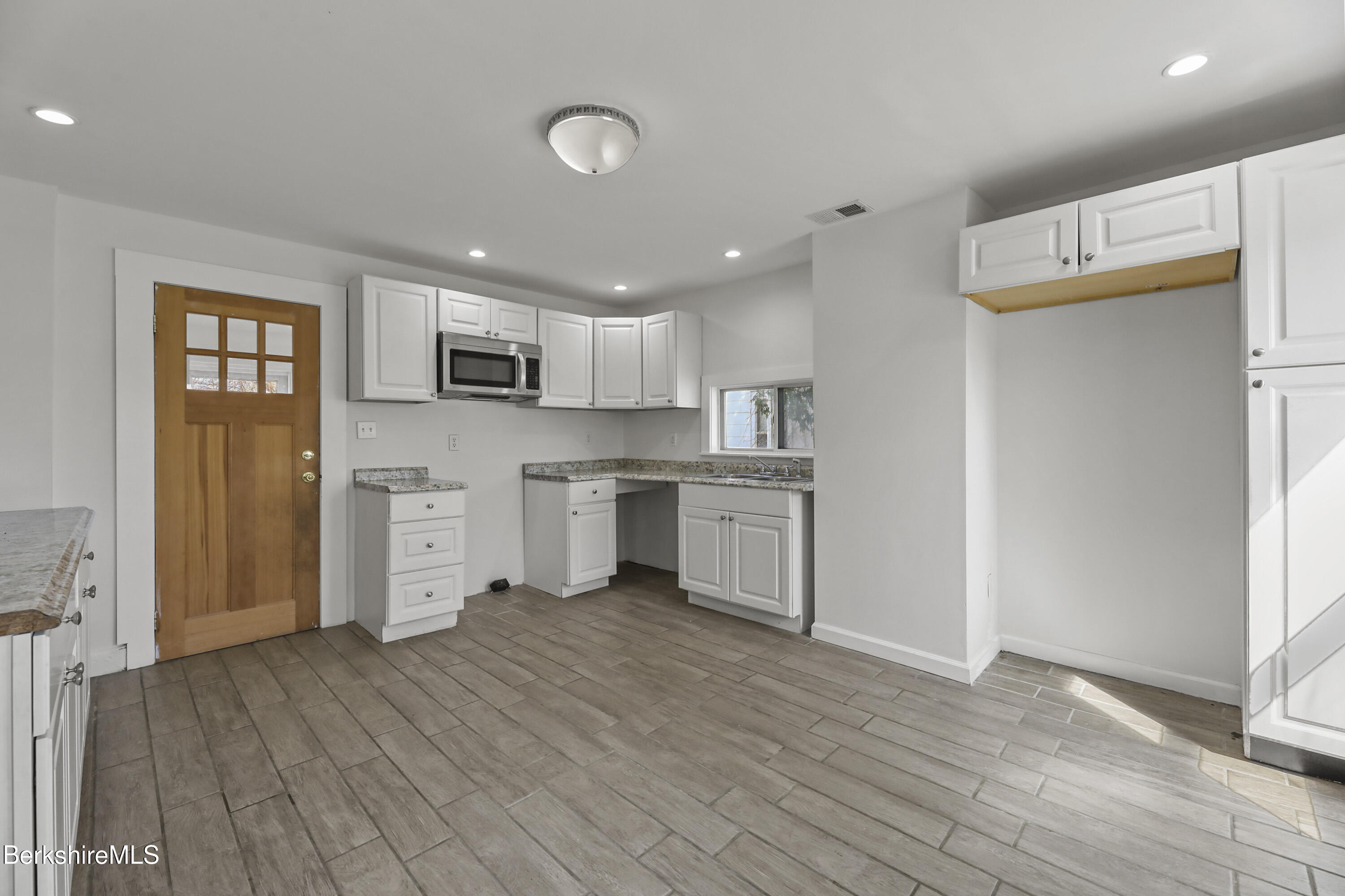 17 Phelps Ave, North Adams, Massachusetts image 15