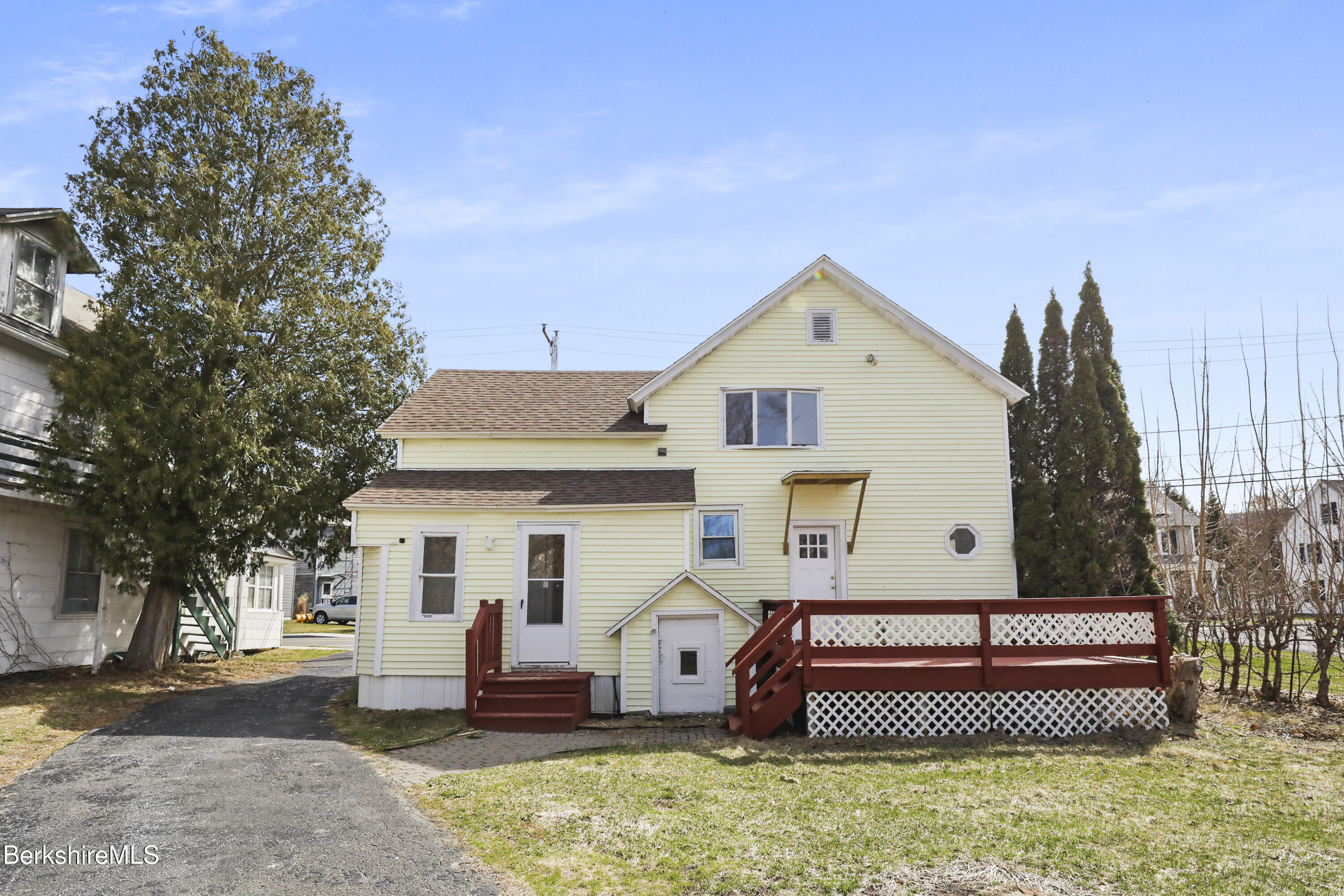 17 Phelps Ave, North Adams, Massachusetts image 9