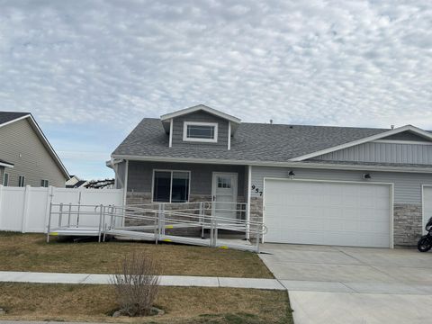 Homes For Sale - 957 Pinewood Ave<br/> Bannock County, Chubbuck, ID 83202