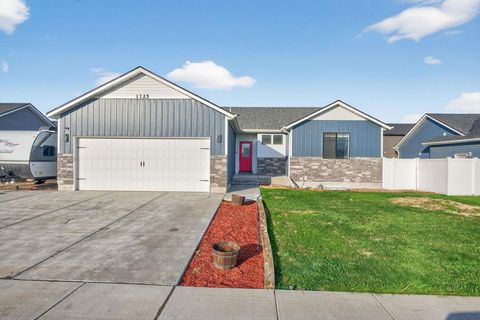 Photo of 1725 Brock Dr, Pocatello, ID 83201 (MLS # 580877)