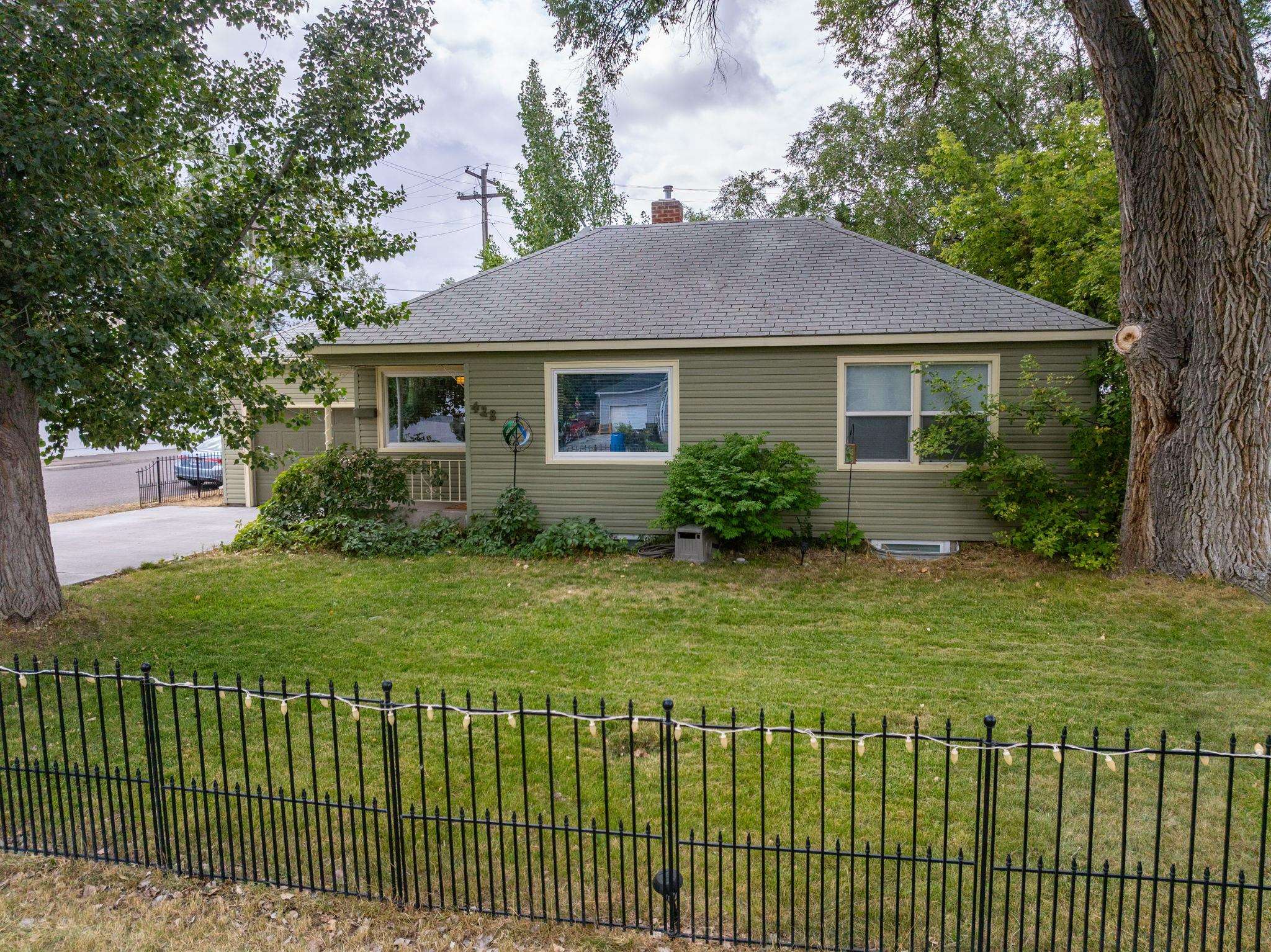 428 Dewey St, Blackfoot, Idaho image 1