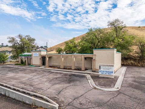 Photo of 240 N 18th Ave, Pocatello, ID 83201 (MLS # 581812)