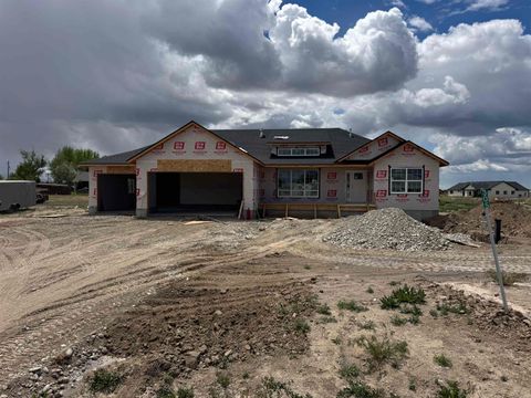Homes For Sale - 305 W 320 N<br/> Blackfoot, ID 83221