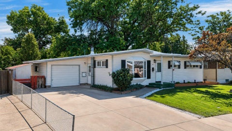 Photo of 930 Park Ave, Pocatello, ID 83201 (MLS # 583535)