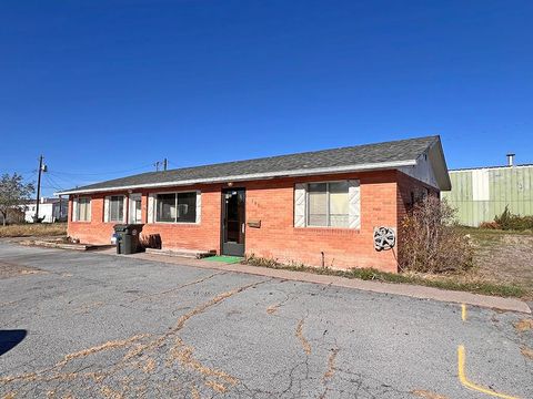 Photo of 195 S Elm Street, Blackfoot, ID 83221 (MLS # 581007)