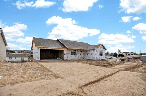 Homes For Sale - 326 Lakeview Blvd<br/> American Falls, ID 83211