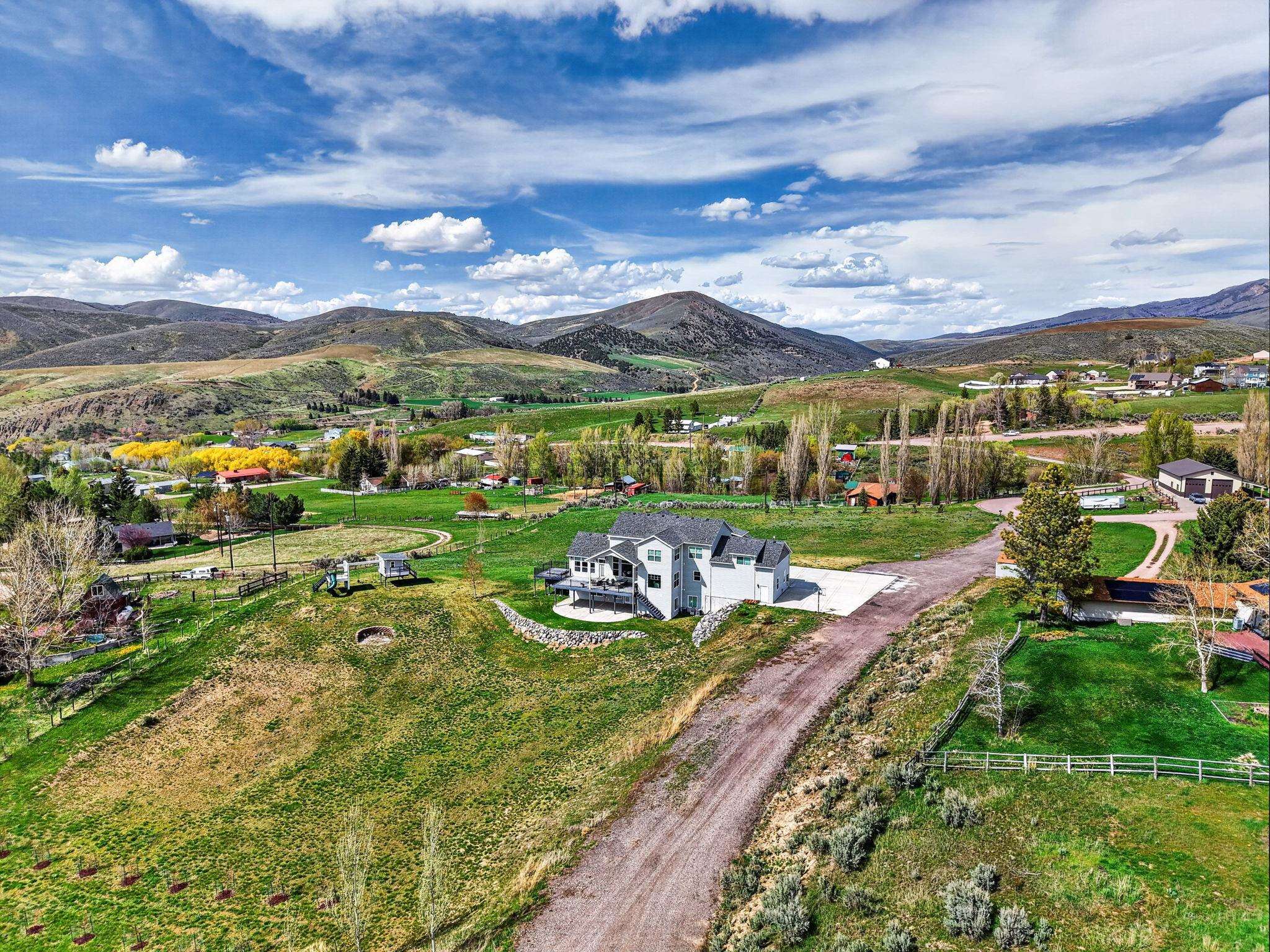 Inkom, Idaho, 83245, United States, 7 Bedrooms Bedrooms, ,4 BathroomsBathrooms,Residential,Active,2036358