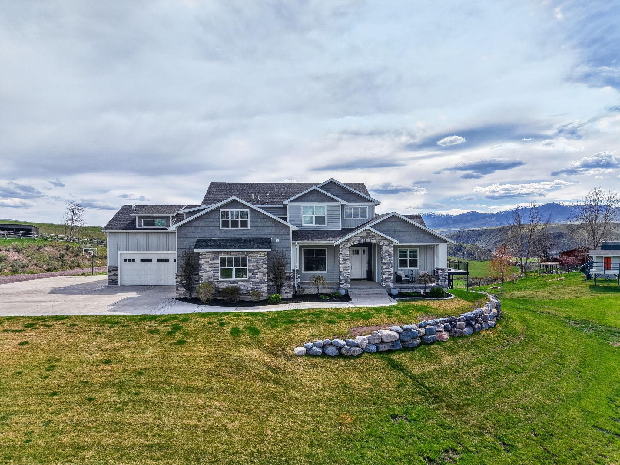 Inkom, Idaho, 83245, United States, 7 Bedrooms Bedrooms, ,4 BathroomsBathrooms,Residential,Active,2036358