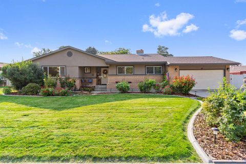 Photo of 675 Mountain View Dr, Twin Falls, ID 83301 (MLS # 580561)