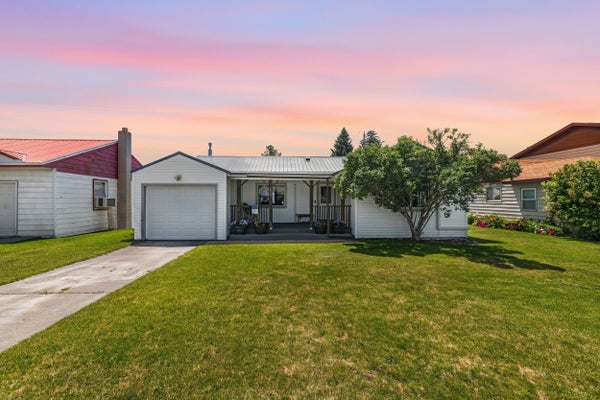 230 E SHELLEY ST, IDAHO FALLS, ID 83402 - Image 2057894ad44c8bbe8b5b77048657bd99/2405846167