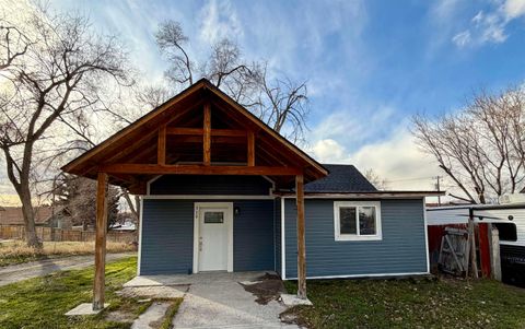 Photo of 330 Garfield St, American Falls, ID 83211 (MLS # 581782)