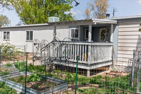 Photo of 1550 Yellowstone Ave Trlr 158 Ave, Pocatello, ID 83201 (MLS # 582362)