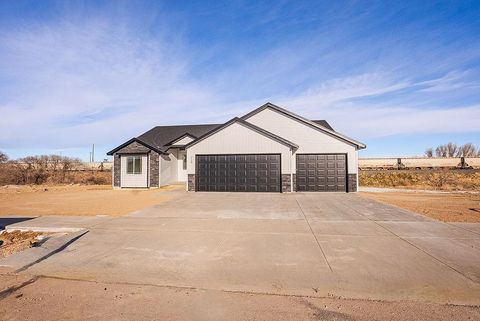 Homes For Sale - 329 Lakeview Blvd<br/> American Falls, ID 83211