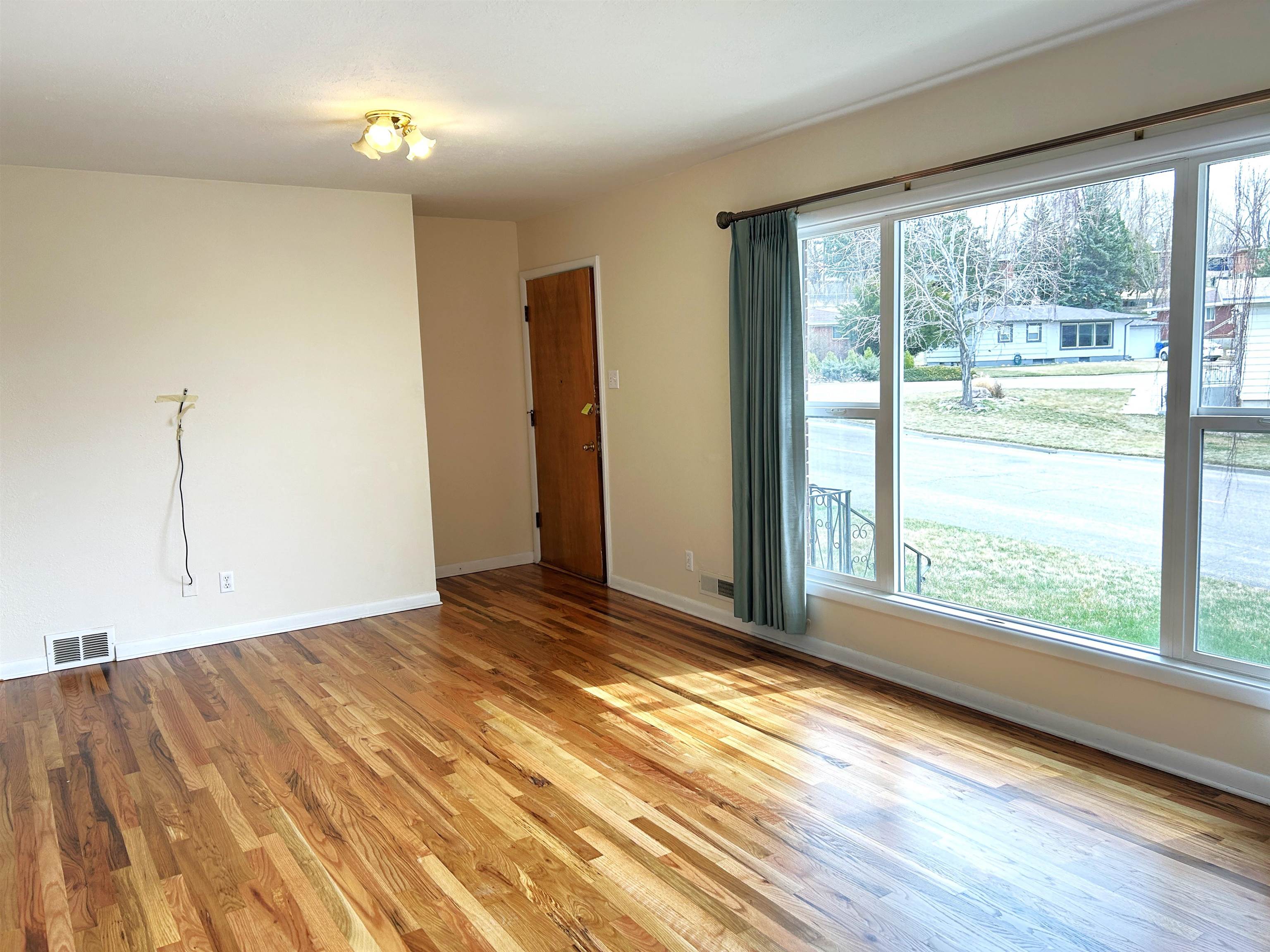 1372 Ammon St, Pocatello, Idaho image 3
