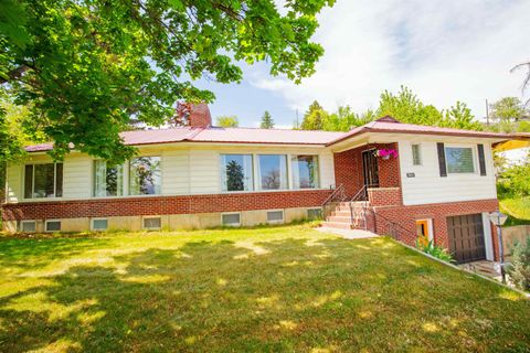Photo of 131 Foothill Blvd, Pocatello, ID 83204 (MLS # 582500)