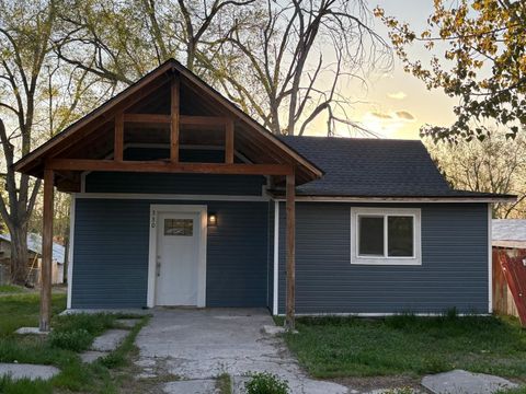 Photo of 330 Garfield St, American Falls, ID 83211 (MLS # 580476)