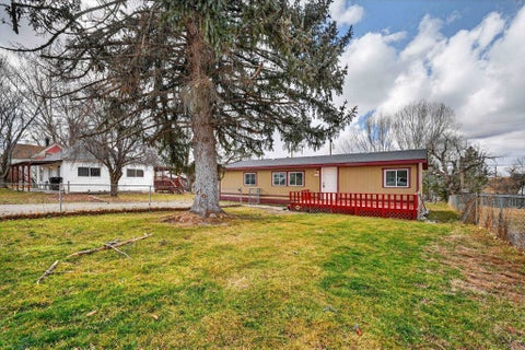 Mobile Home For Sale - 228 Mckinley St<br/> Power County, American Falls, ID 83211
